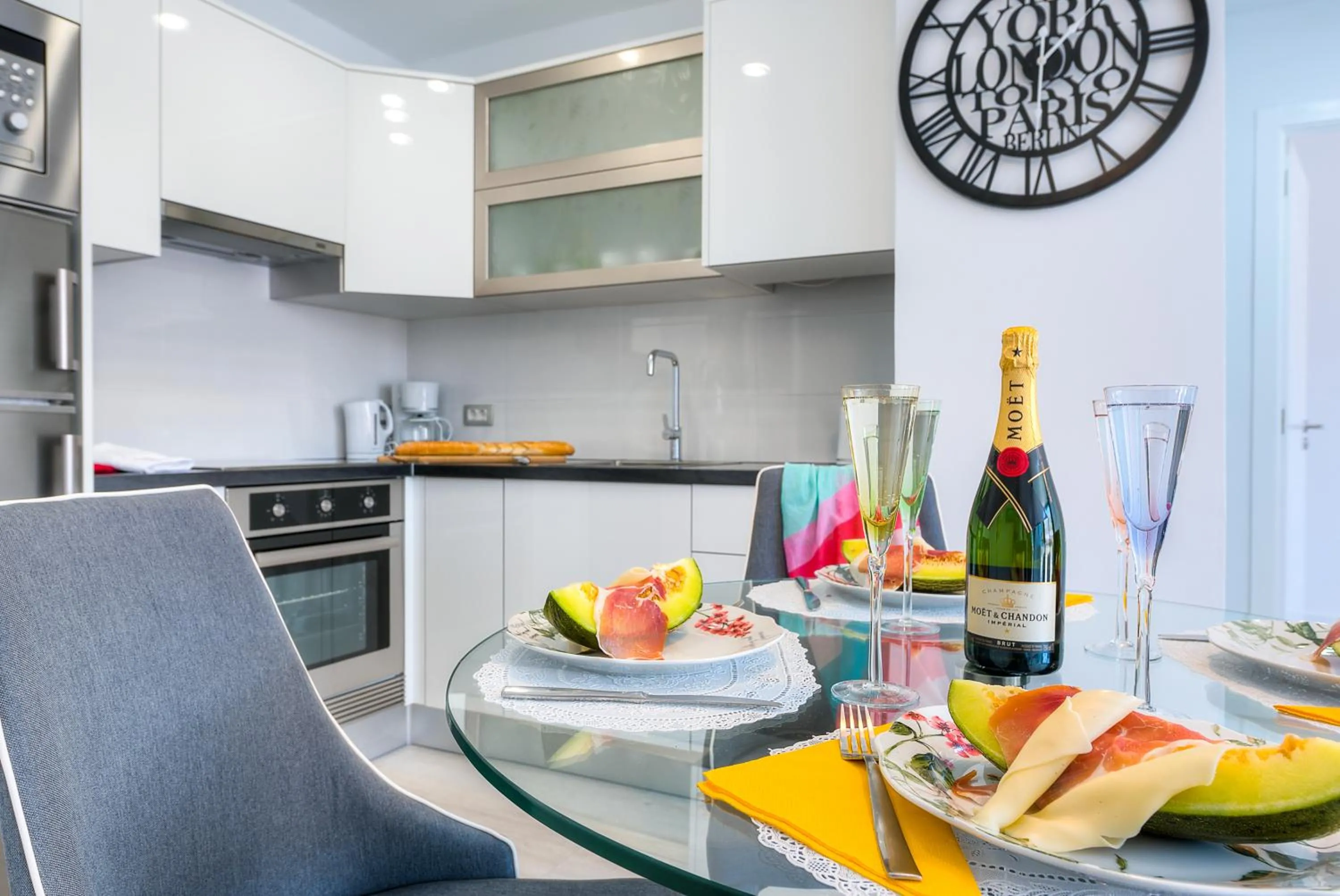 Kitchen or kitchenette in Modern Apartment Los Cristianos Center