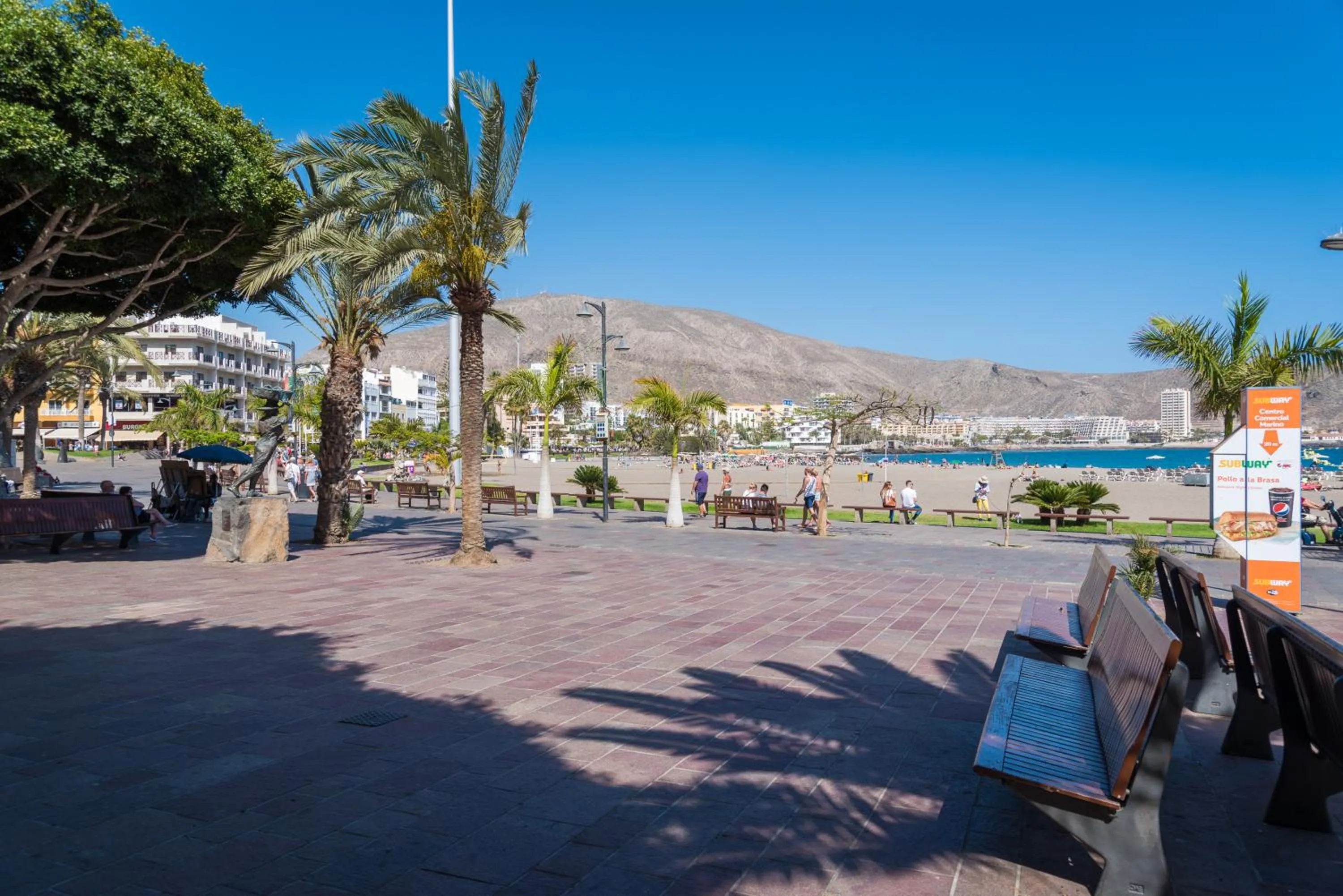 Restaurant/places to eat in Modern Apartment Los Cristianos Center