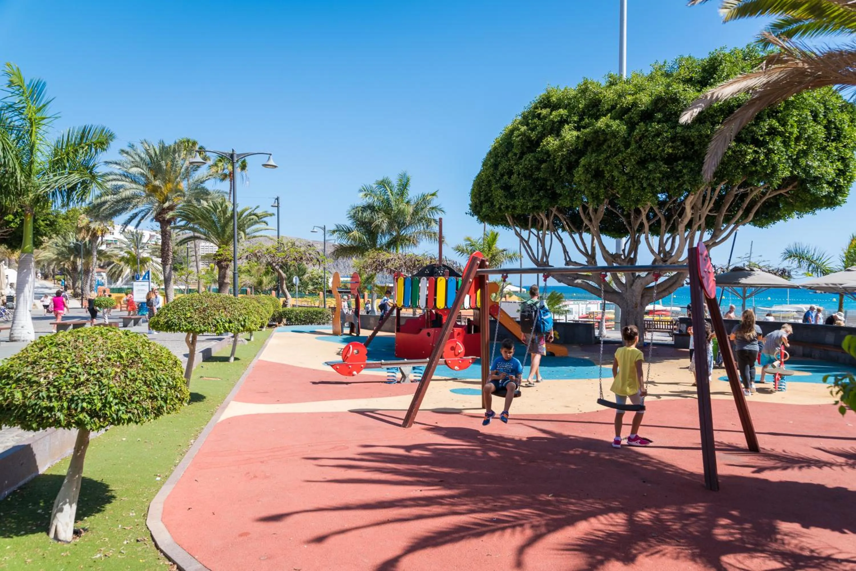 Restaurant/places to eat in Modern Apartment Los Cristianos Center