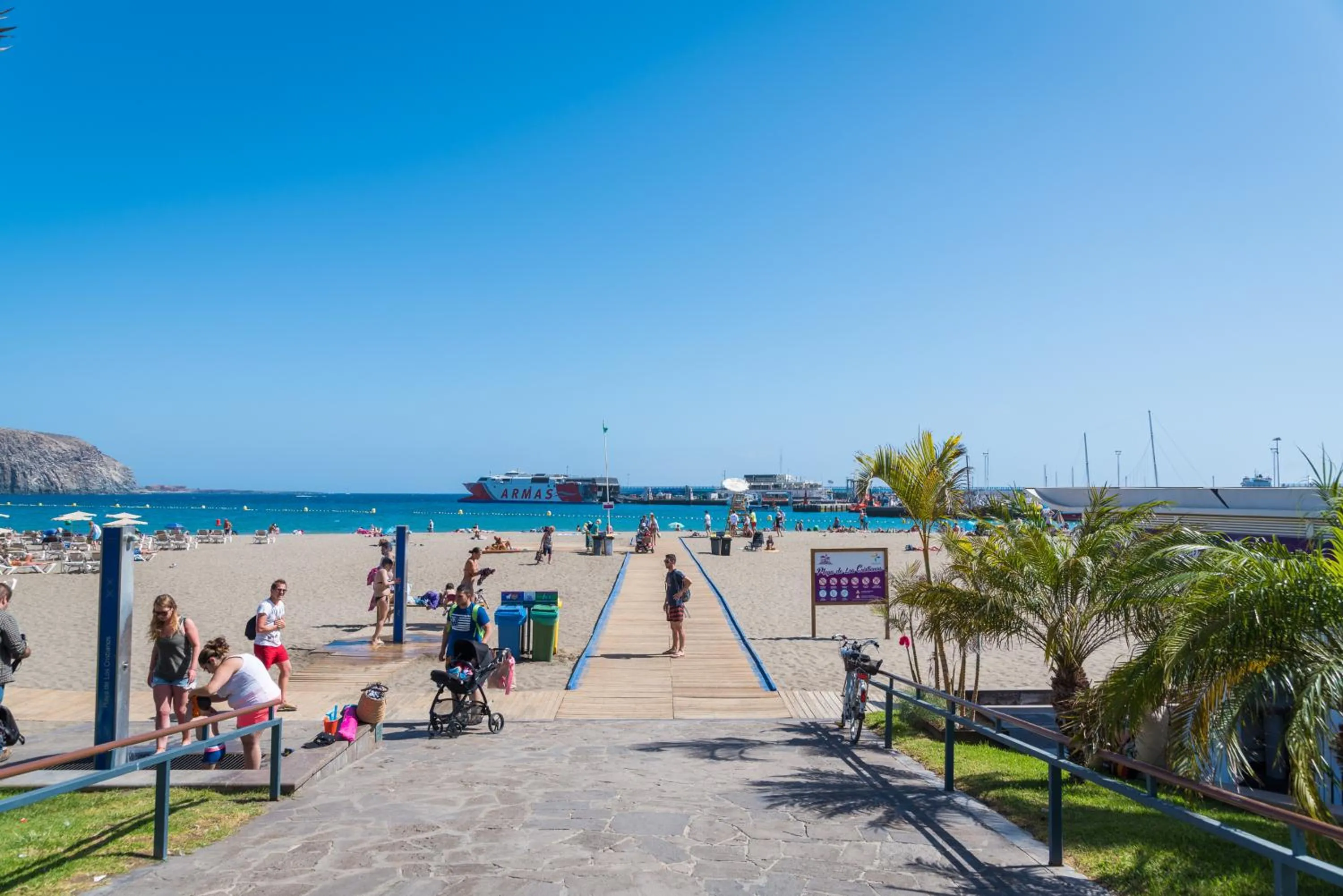 Beach in Modern Apartment Los Cristianos Center