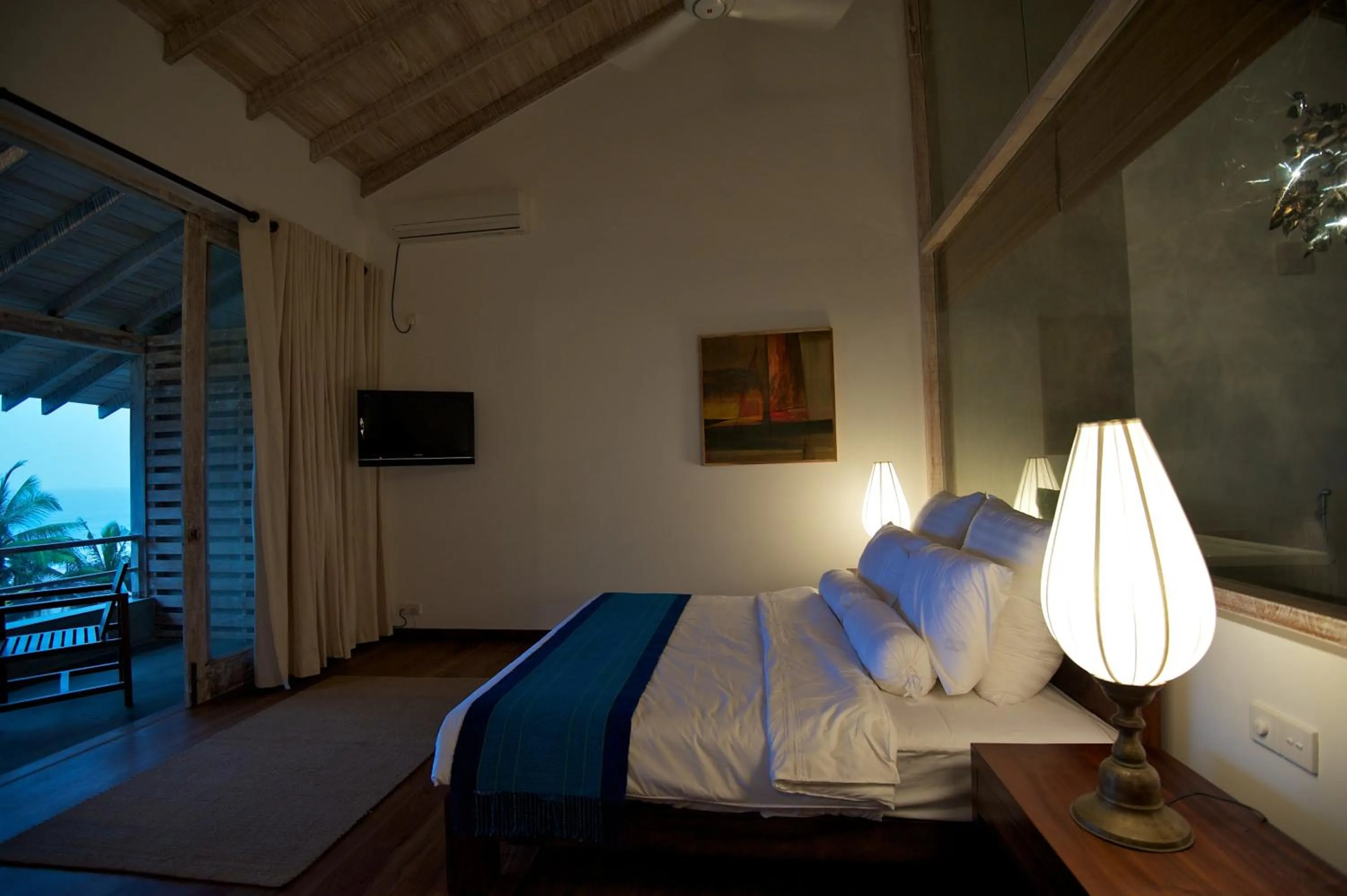 Bed in Roman Beach Hotel