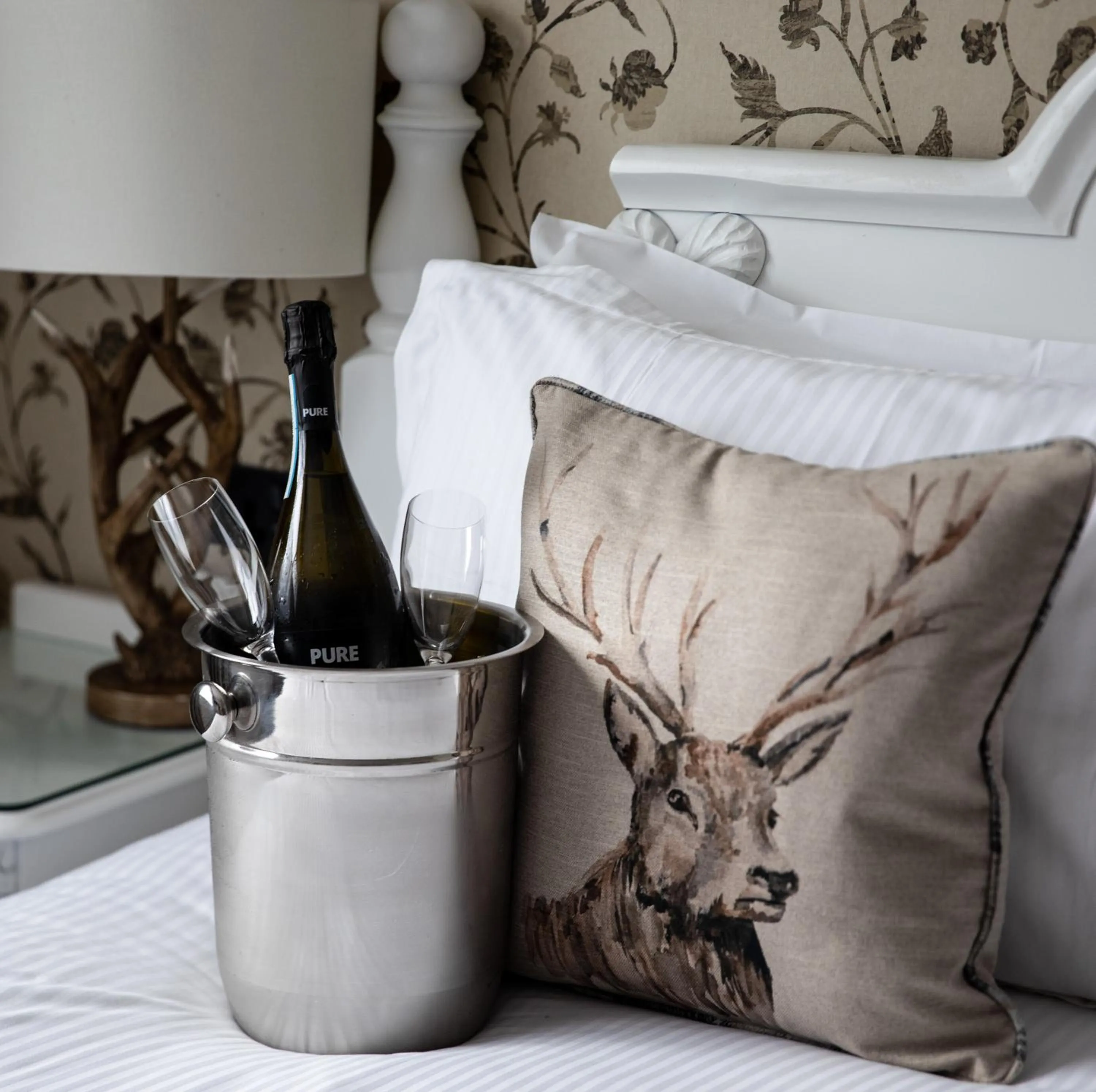 Bedroom, Bed in The Wild Boar