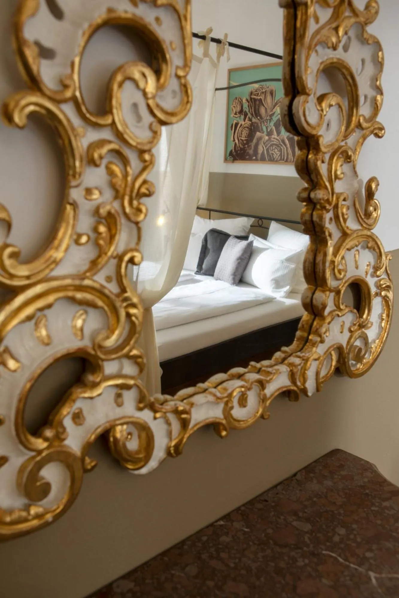 Bed in hideauts hotels Der Rosengarten