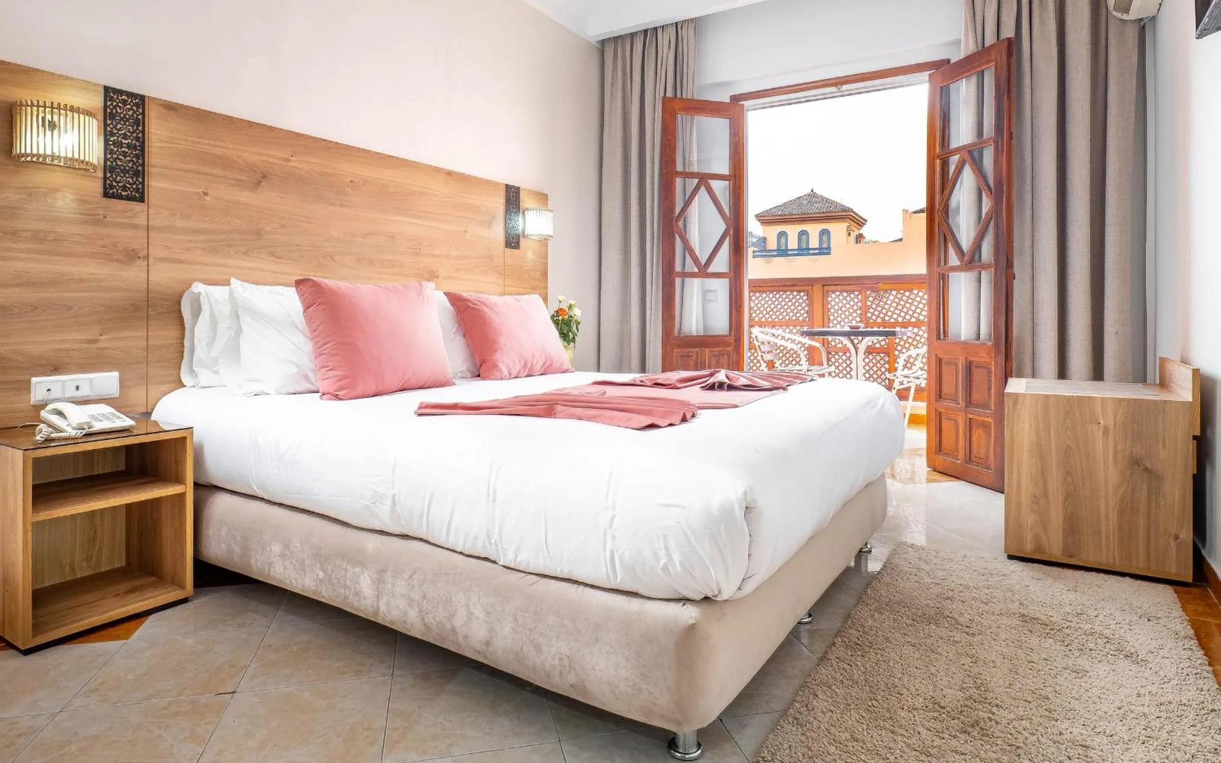 Bed in Hotel Oudaya & Spa