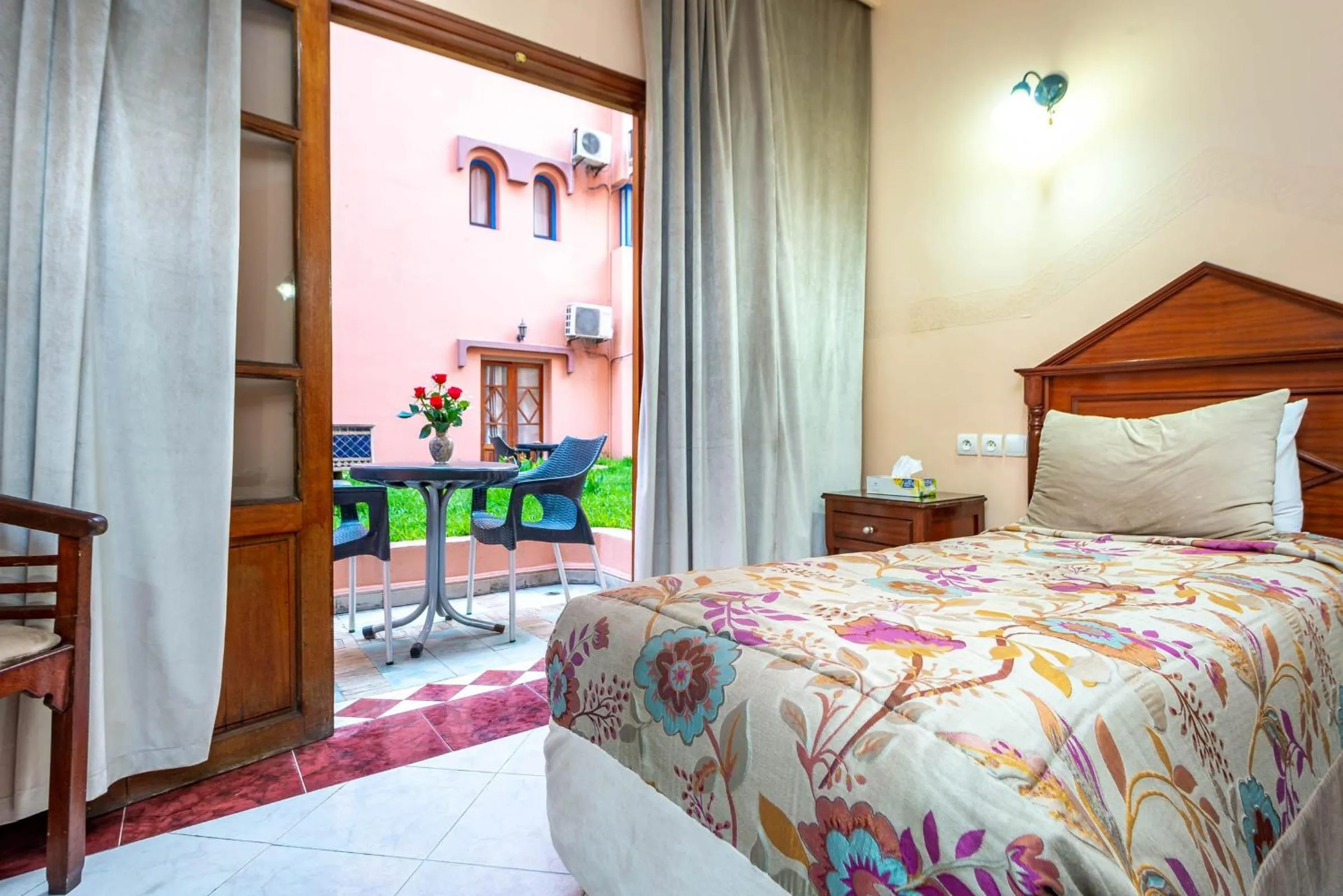 Bed in Hotel Oudaya & Spa