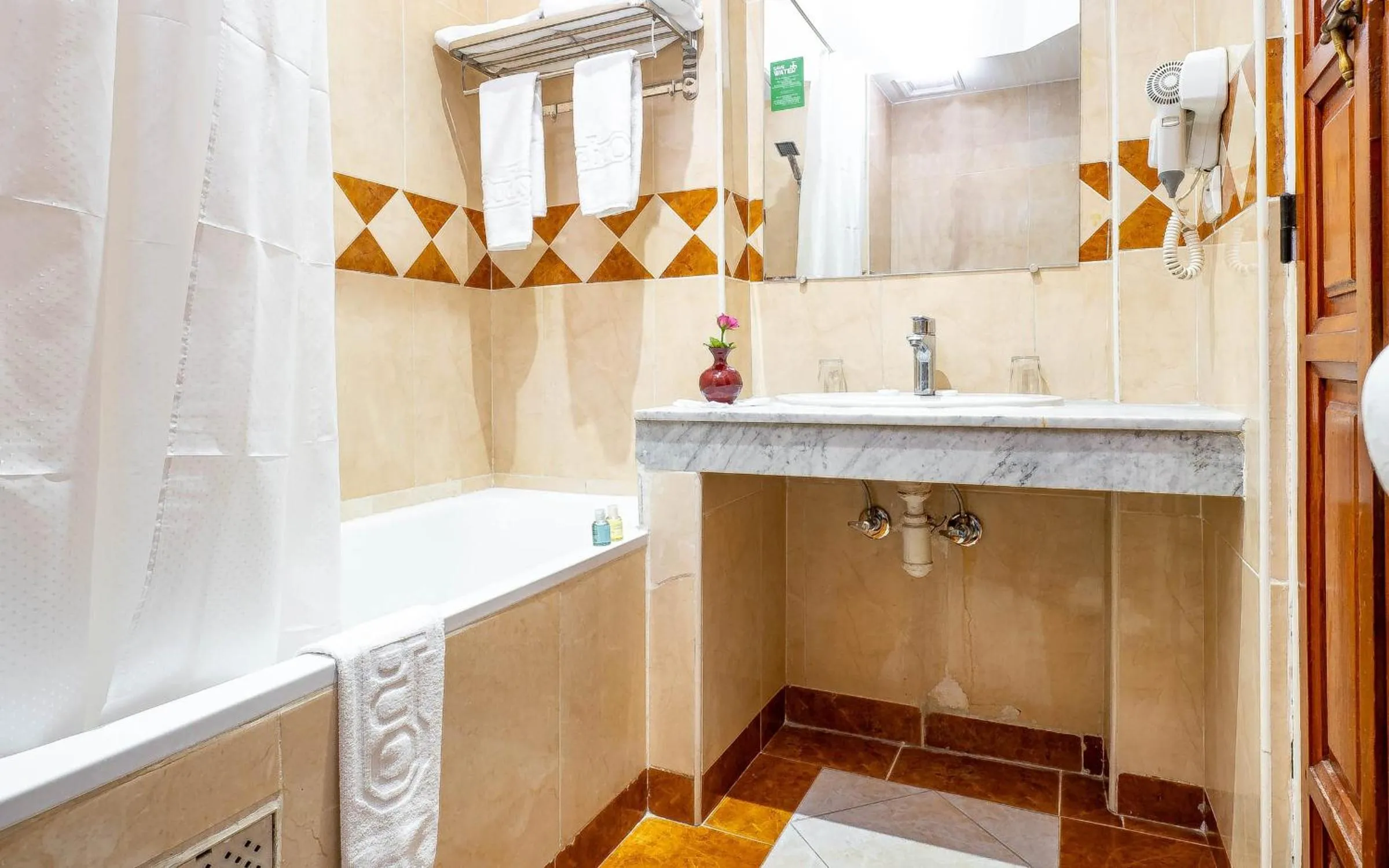 Shower in Hotel Oudaya & Spa