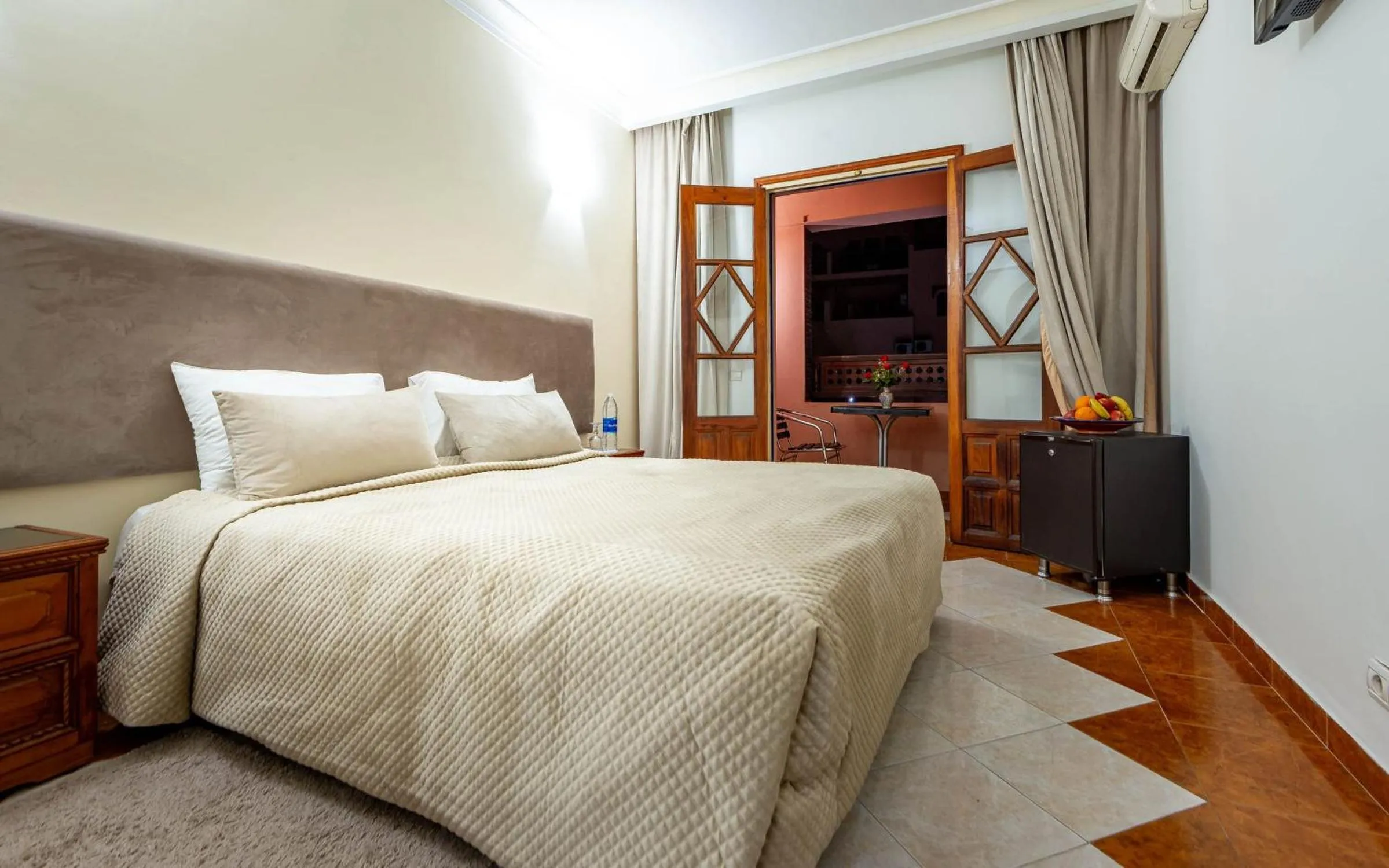 Bed in Hotel Oudaya & Spa