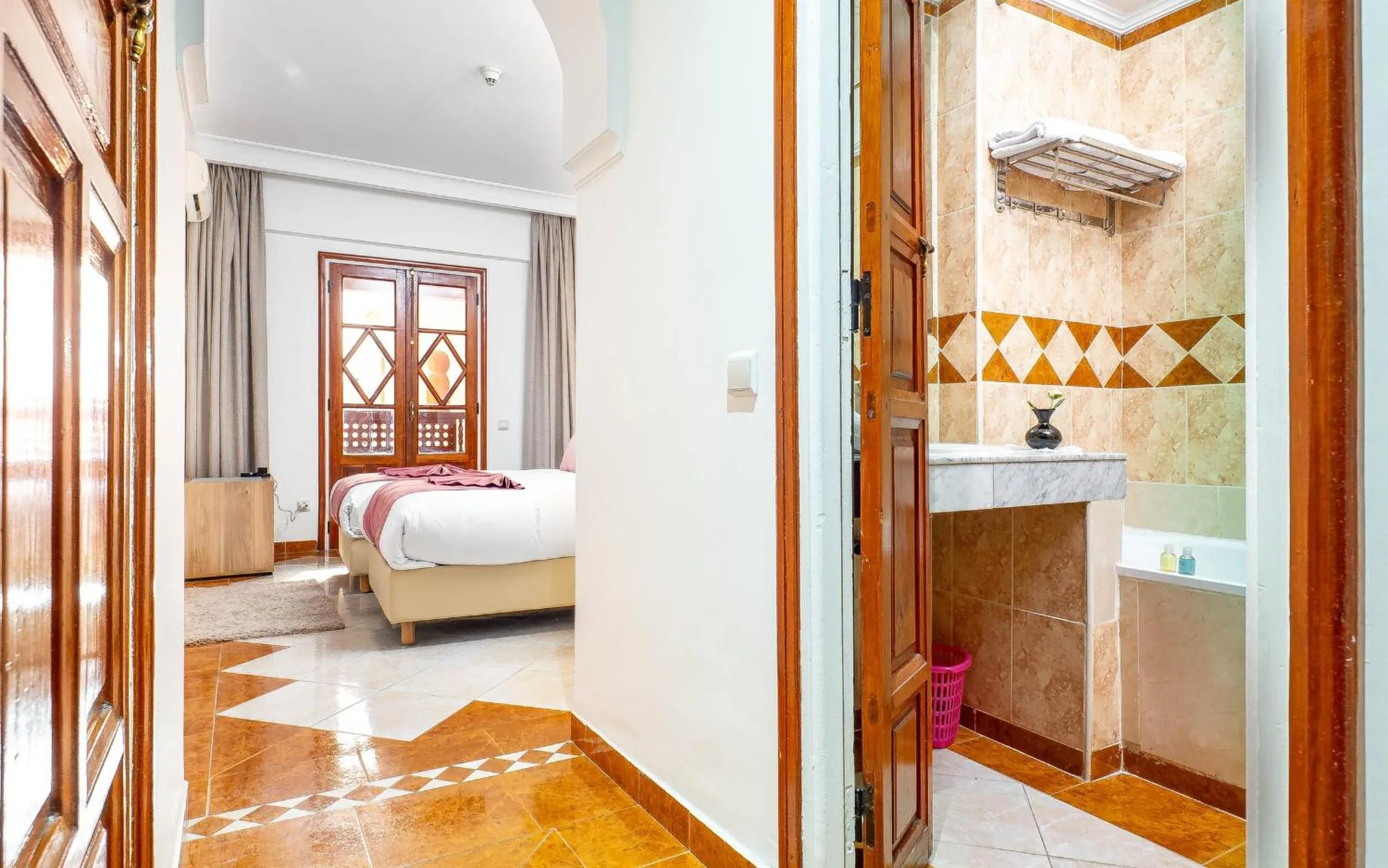 Bed in Hotel Oudaya & Spa