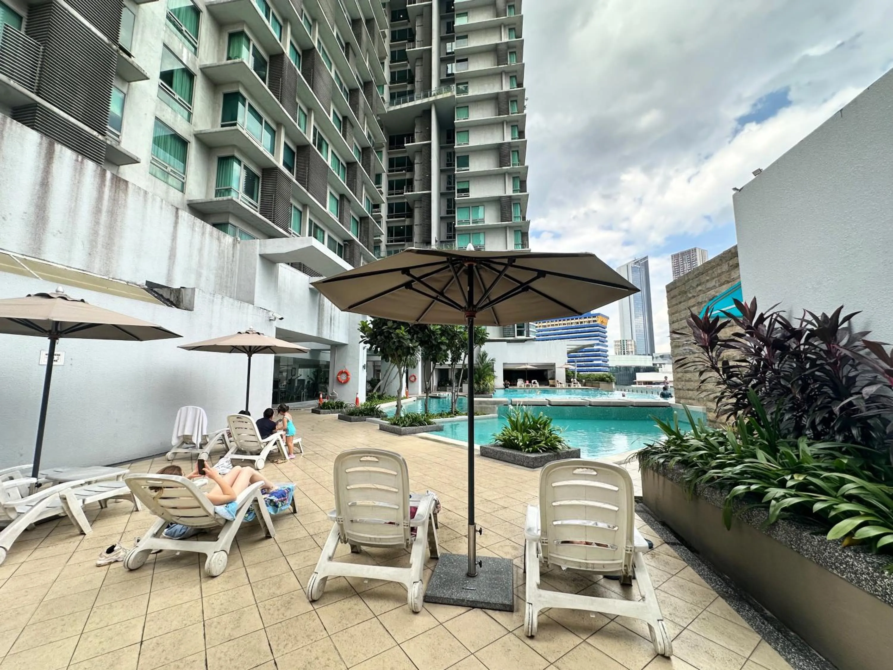 Swimming pool in Urban Suites @ Swiss Garden Residence