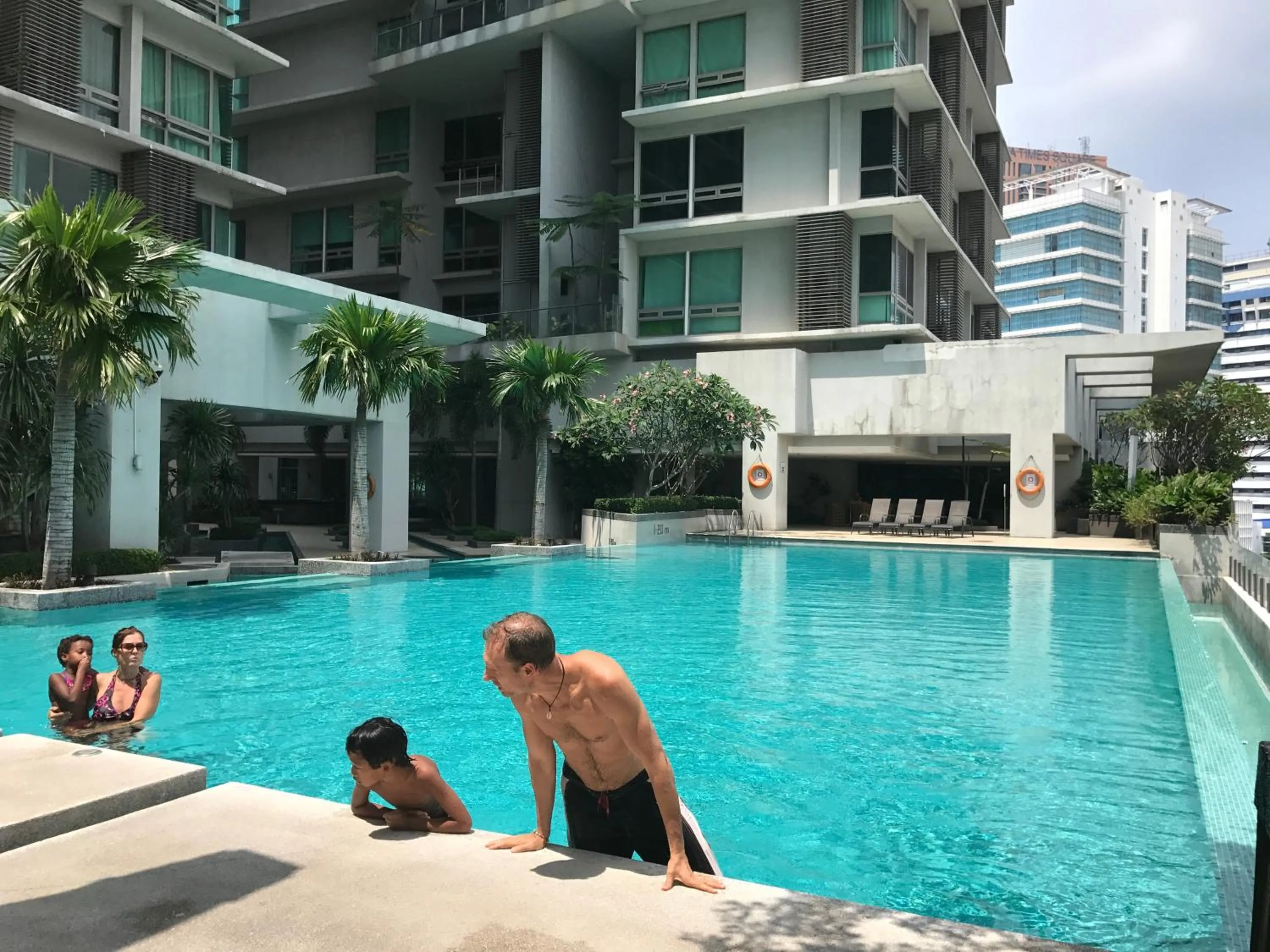 Swimming pool in Urban Suites @ Swiss Garden Residence