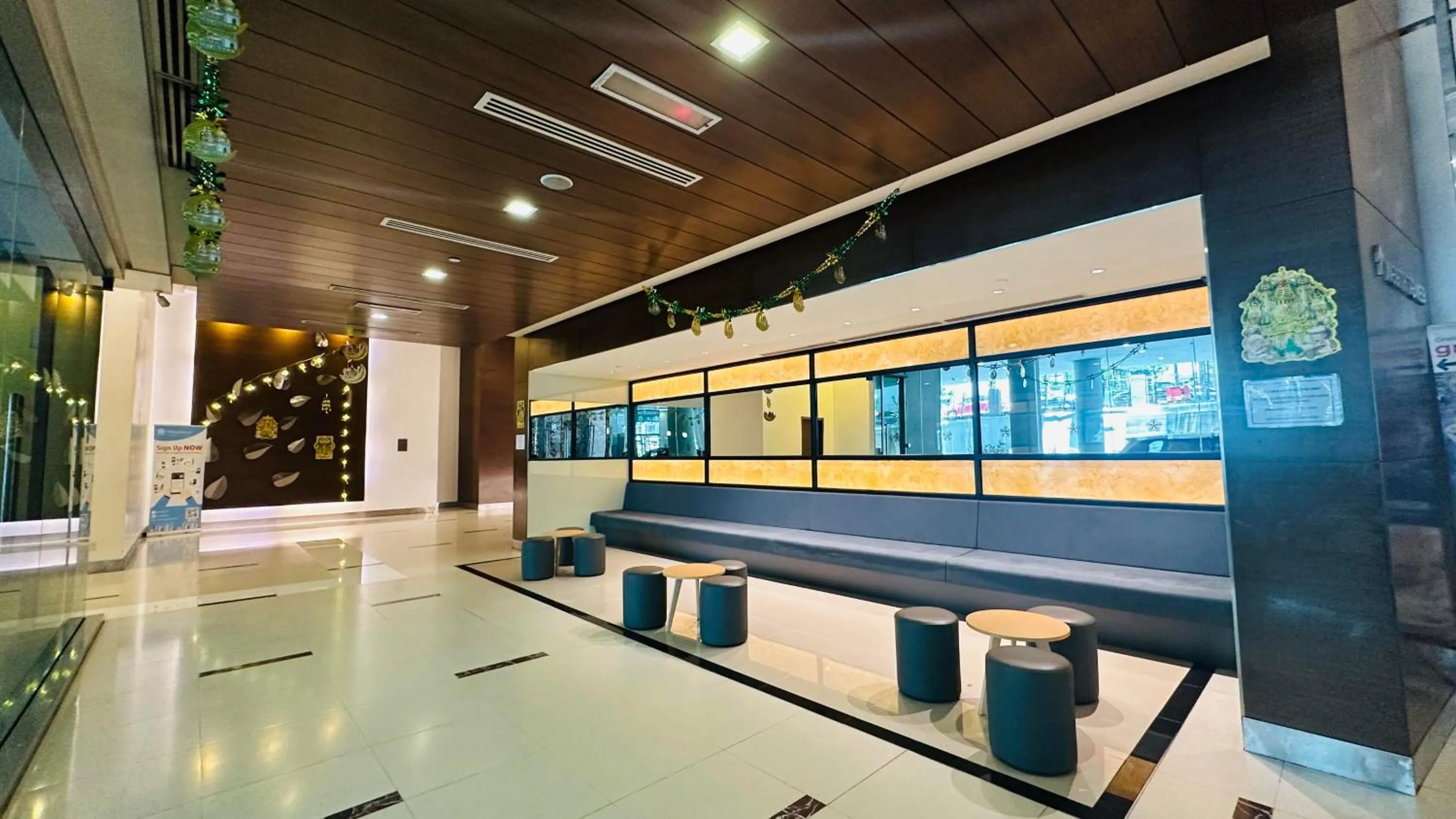 Lobby or reception in Urban Suites @ Swiss Garden Residence