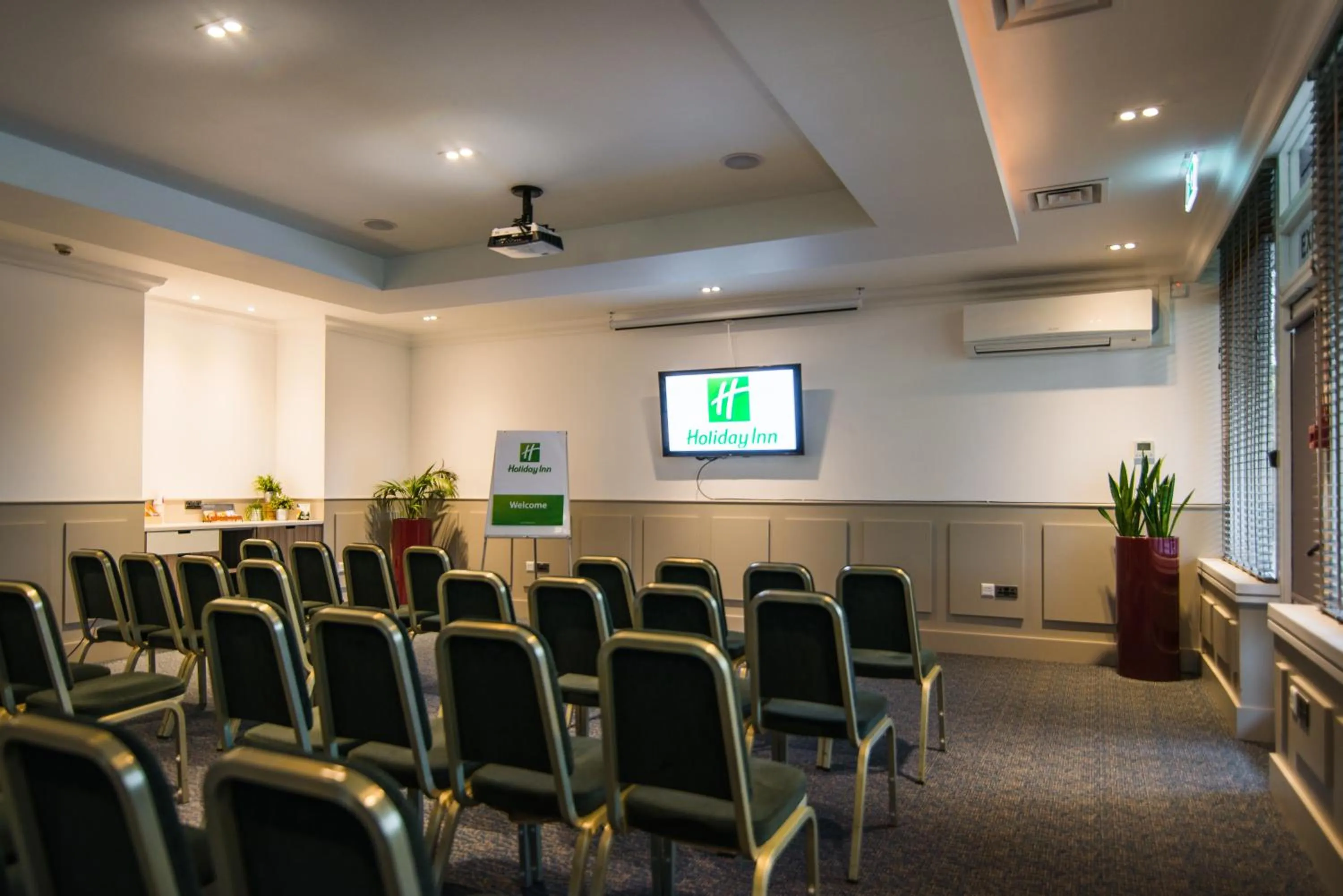 Meeting/conference room in Holiday Inn Stoke on Trent M6 Jct15 by IHG