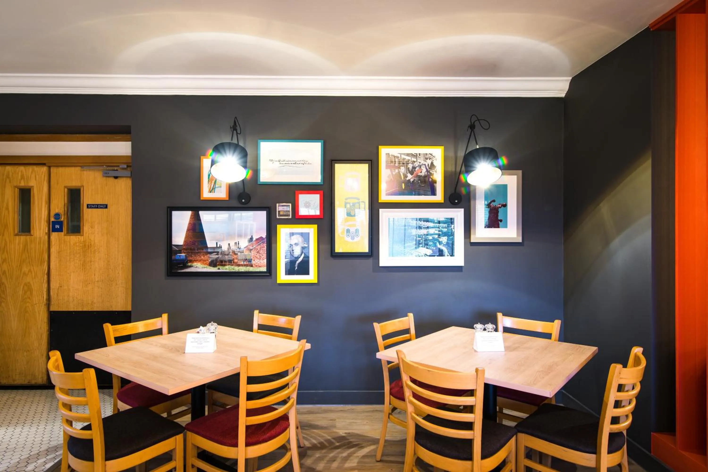 Restaurant/places to eat in Holiday Inn Stoke on Trent M6 Jct15 by IHG