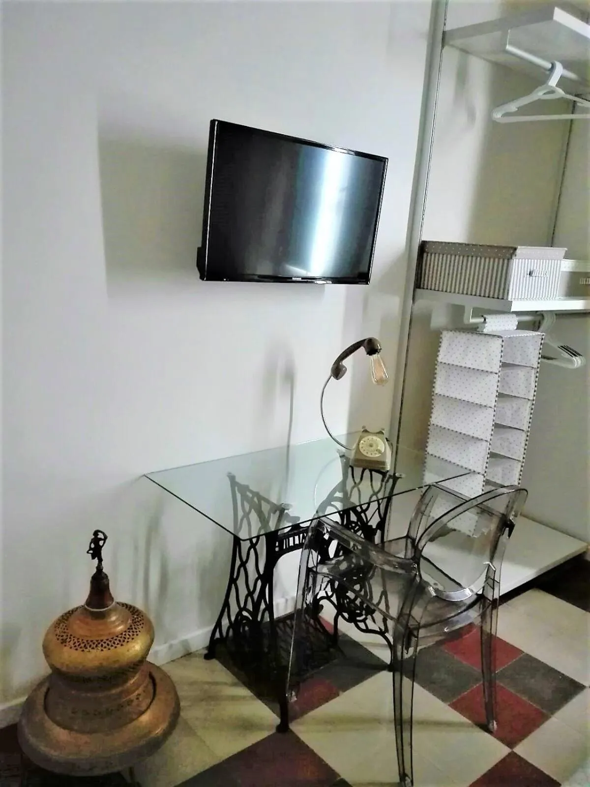 TV and multimedia in Déjà Vu