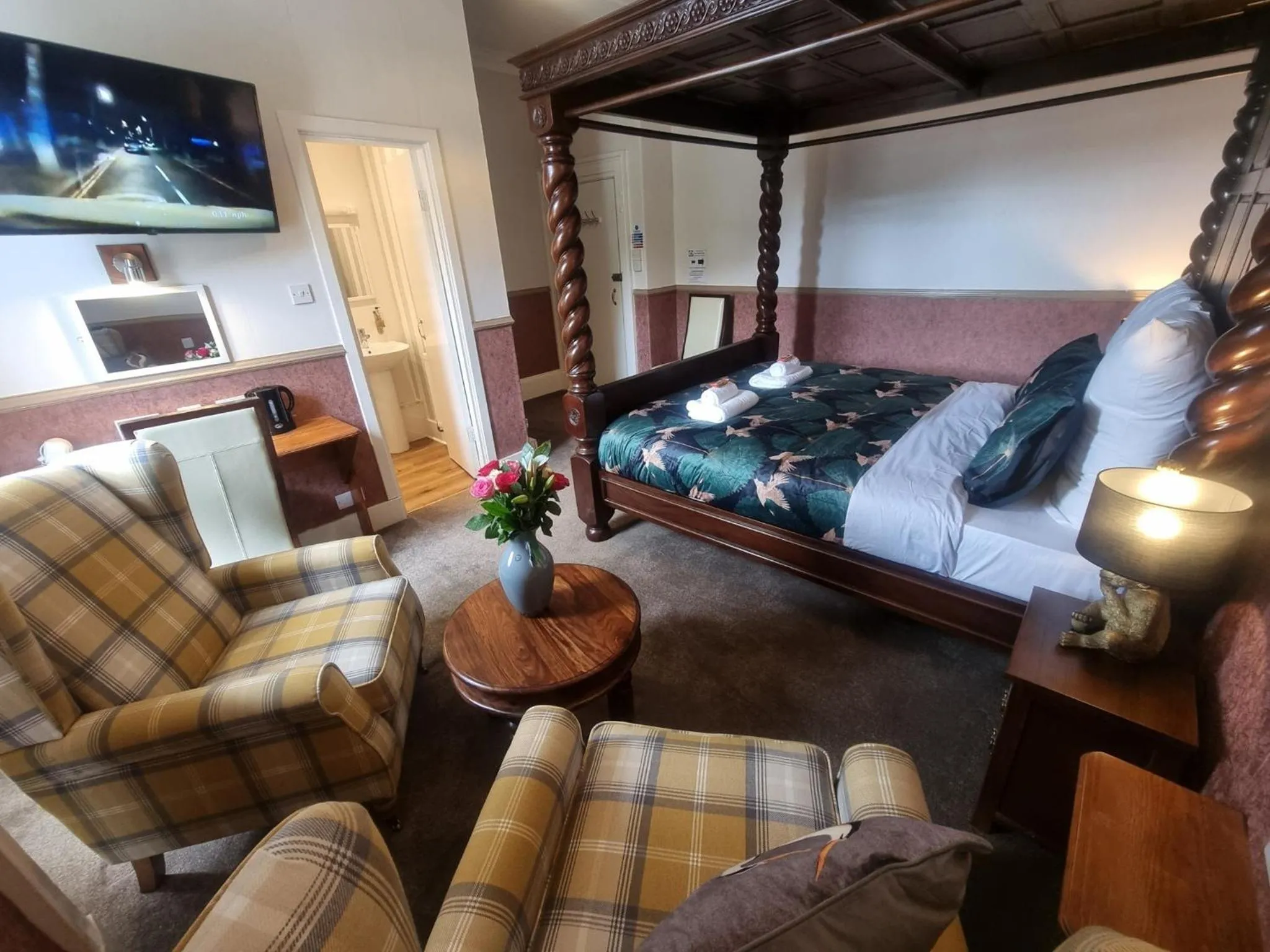 Bedroom in Roy Bridge Hotel