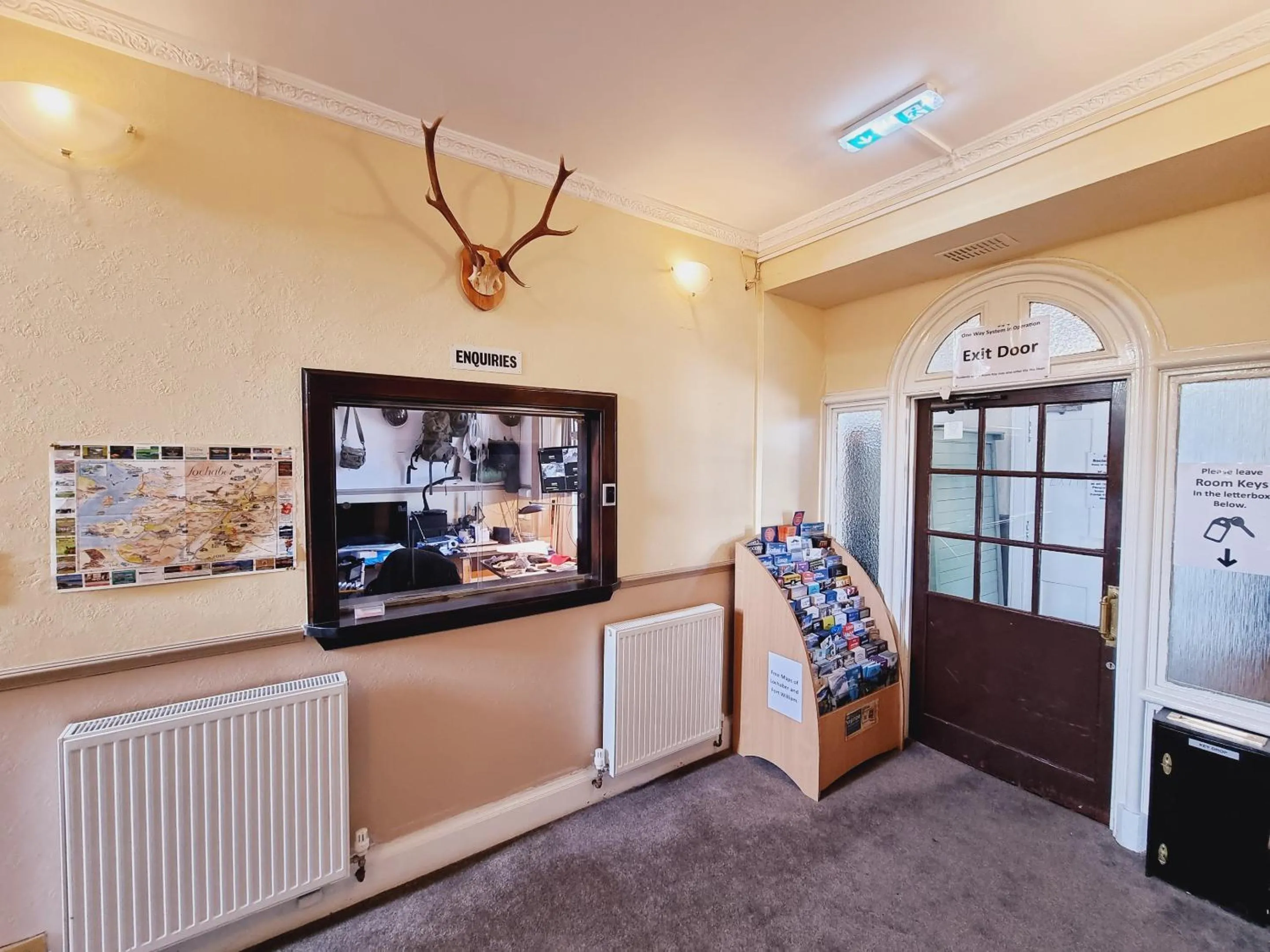 Lobby or reception in Roy Bridge Hotel