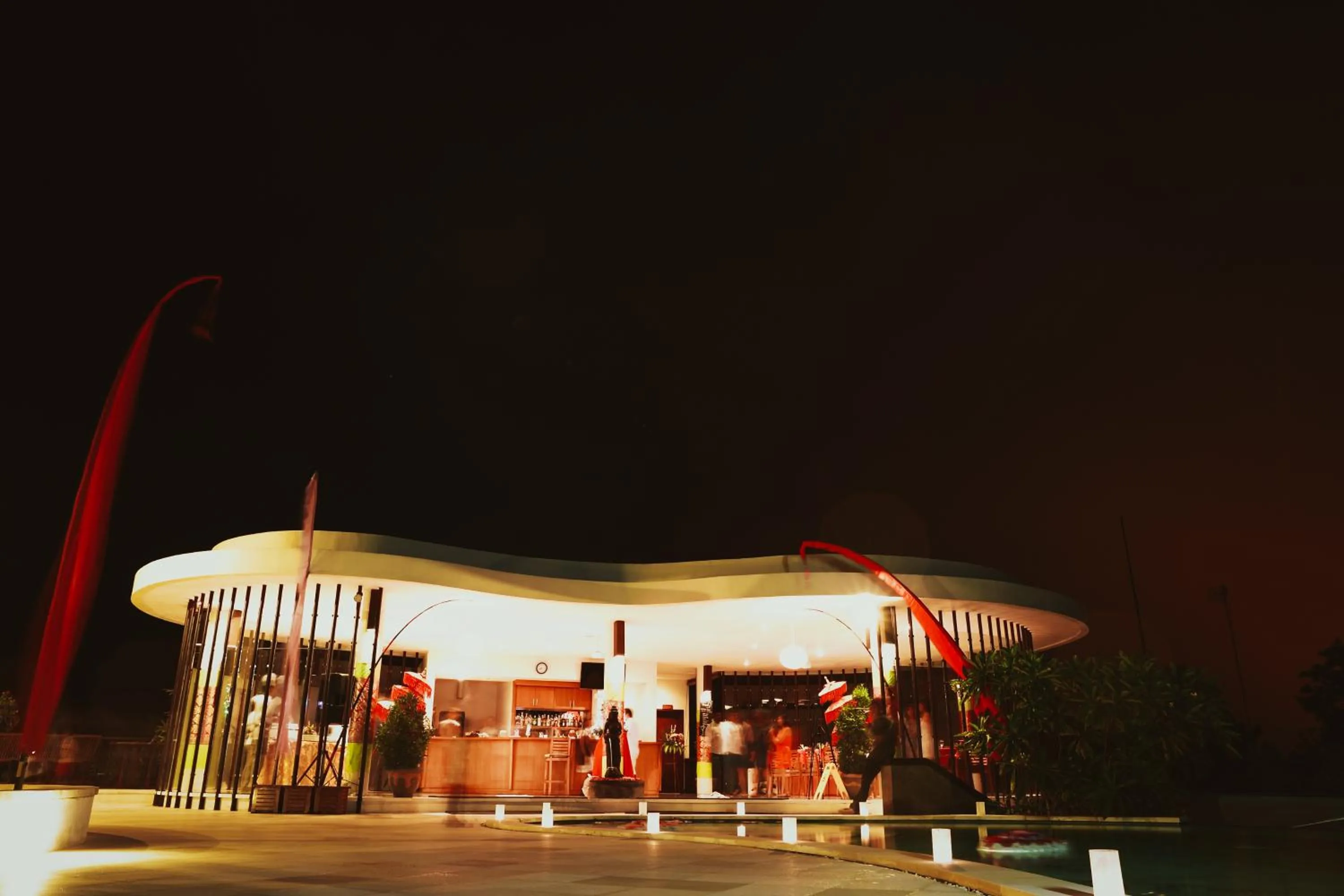 Restaurant/places to eat in Mahagiri Villas & Spa Dreamland