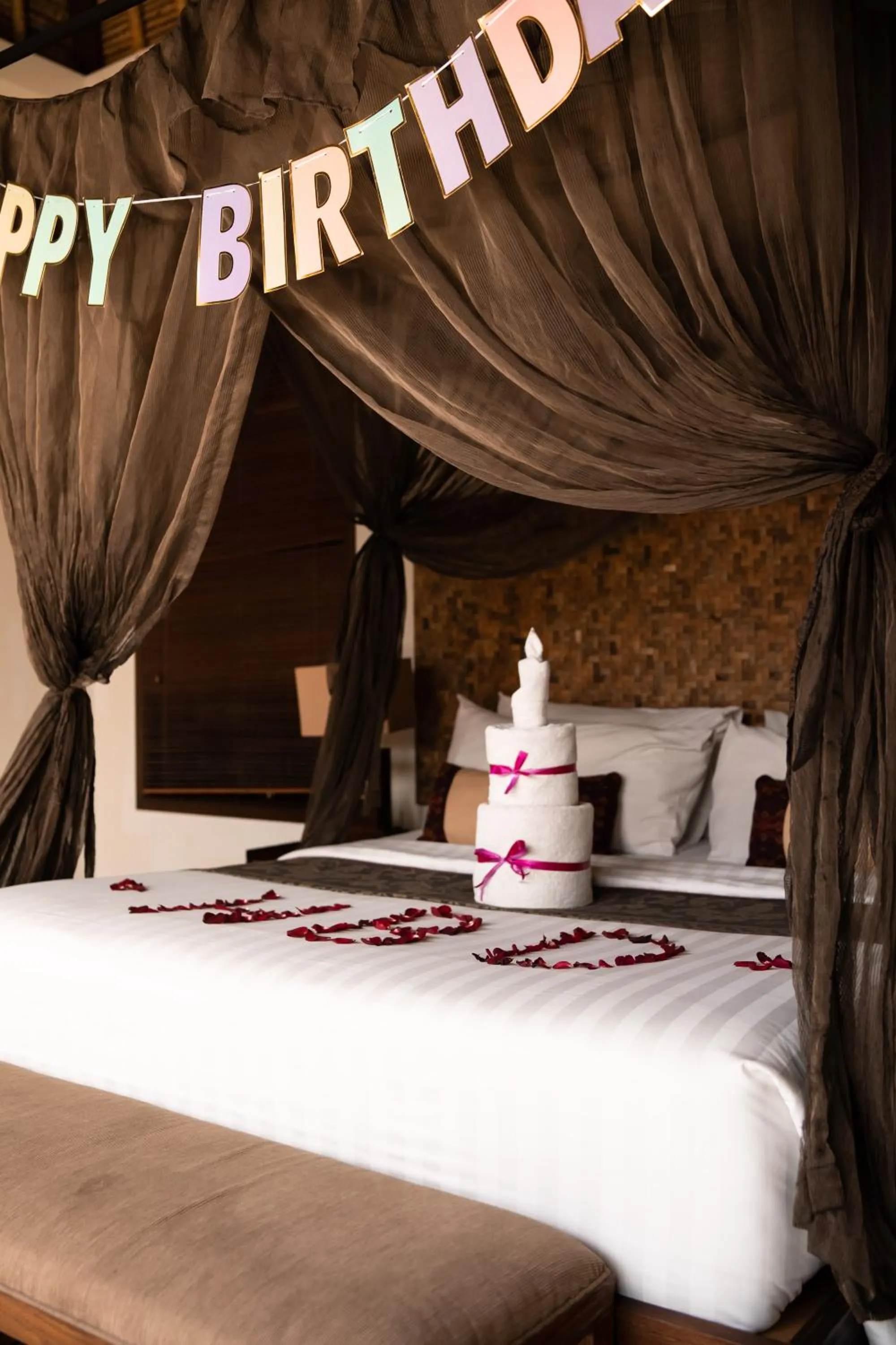 Property building, Bed in Mahagiri Villas & Spa Dreamland