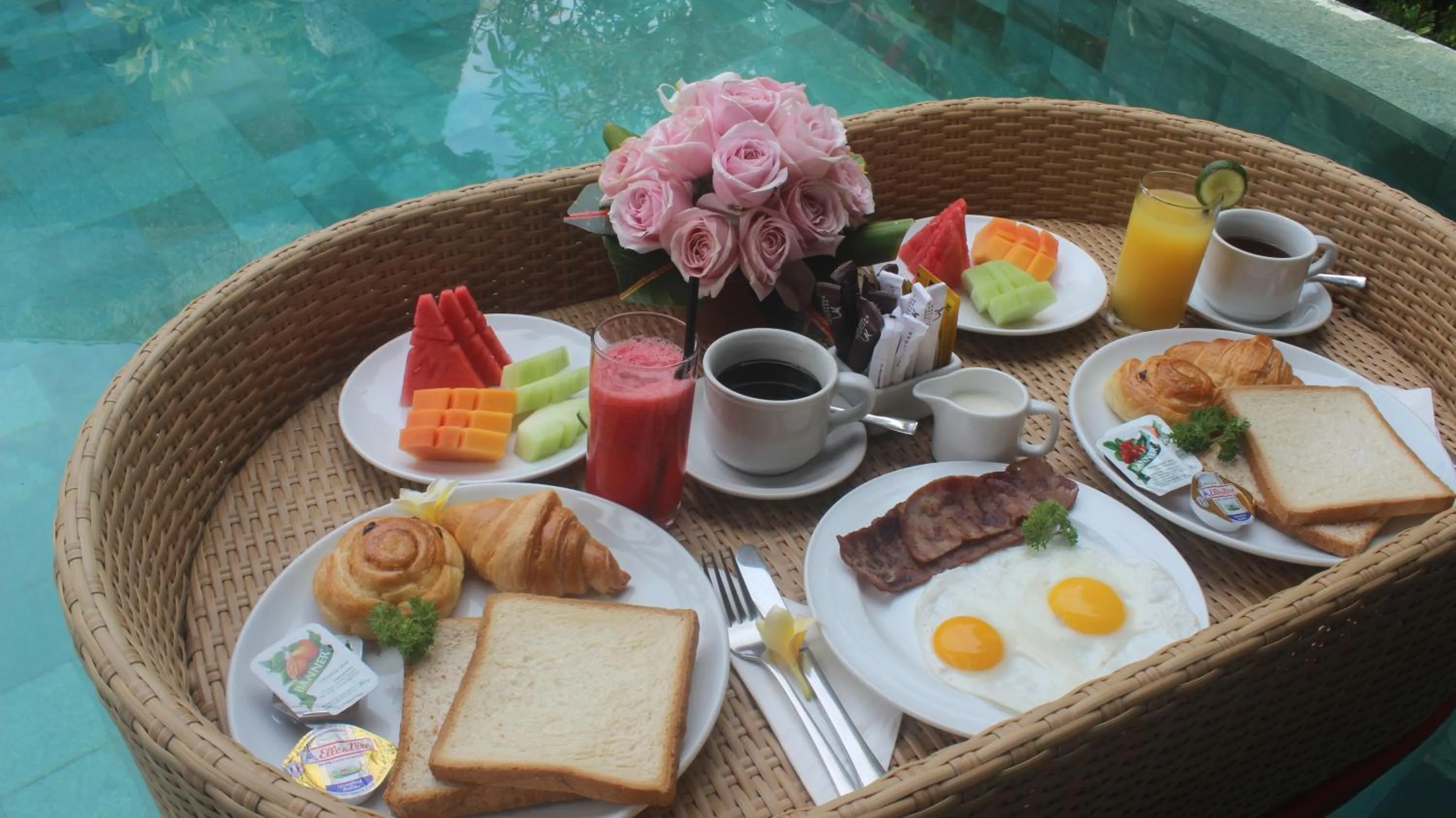 Breakfast in Mahagiri Villas & Spa Dreamland