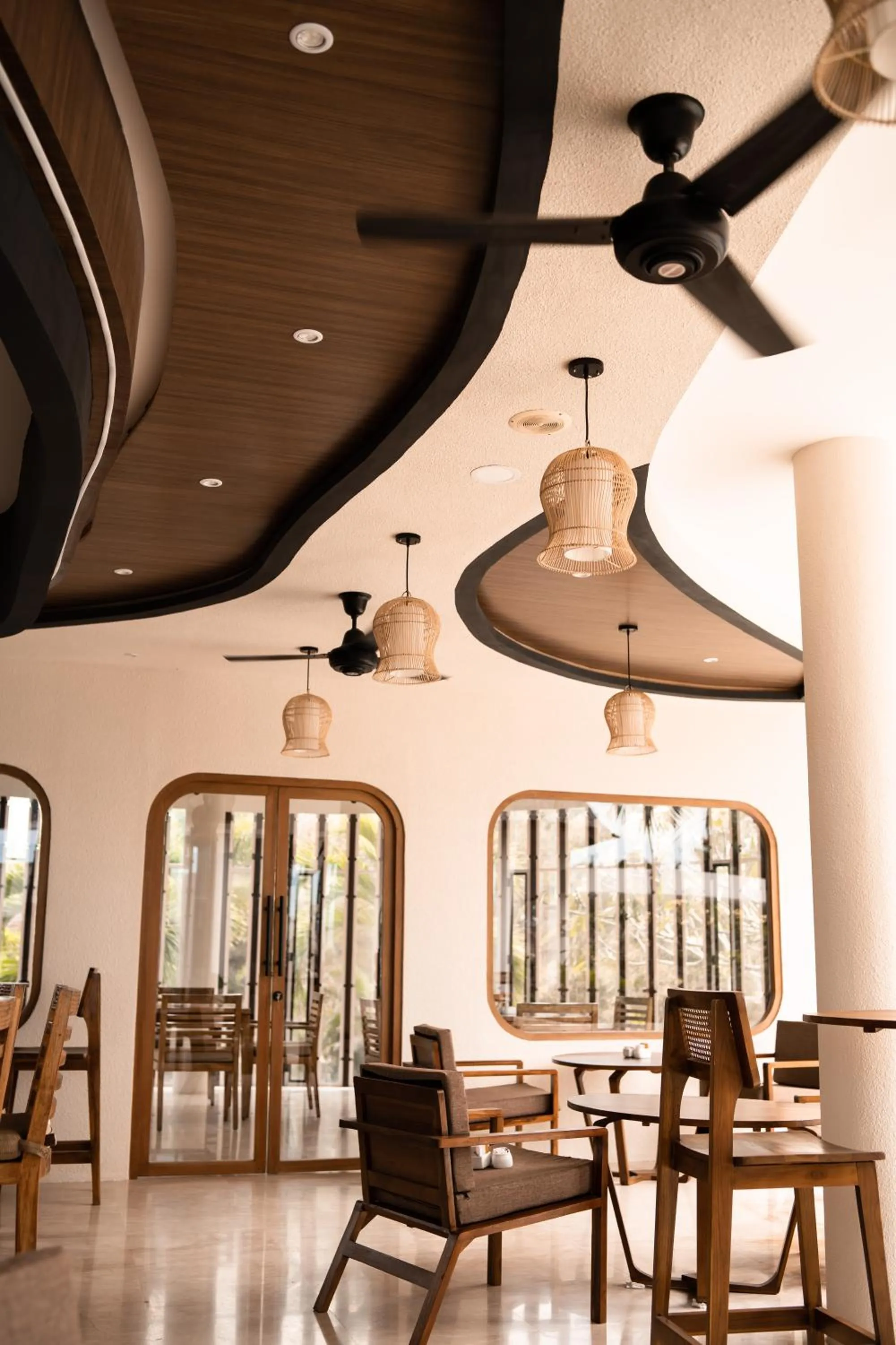 Restaurant/places to eat in Mahagiri Villas & Spa Dreamland