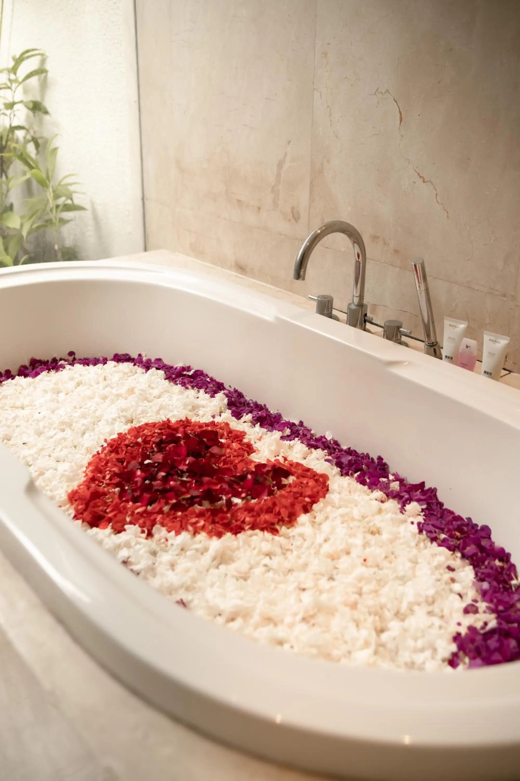 Bath in Mahagiri Villas & Spa Dreamland