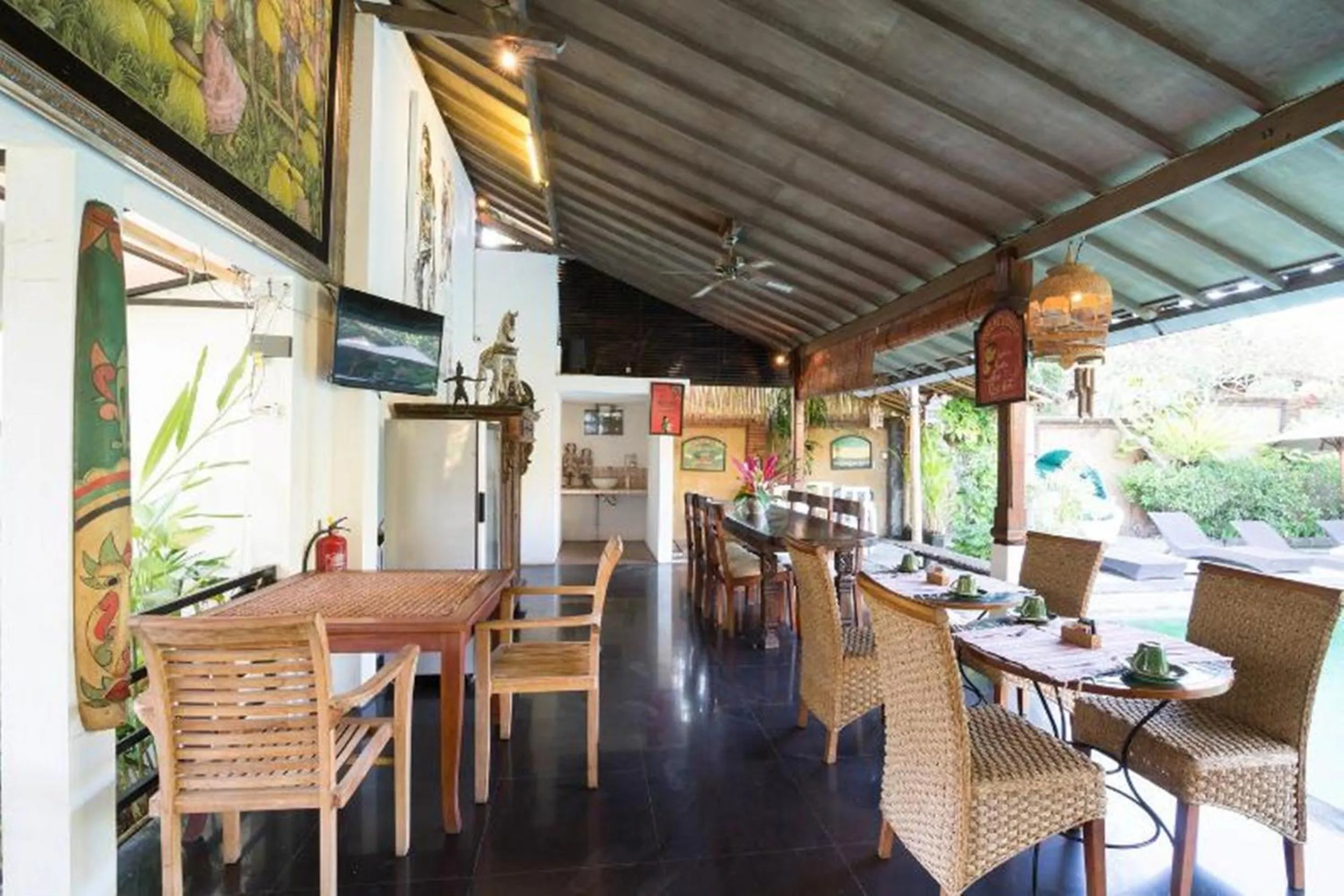 Restaurant/places to eat in Aqua Bali Villa
