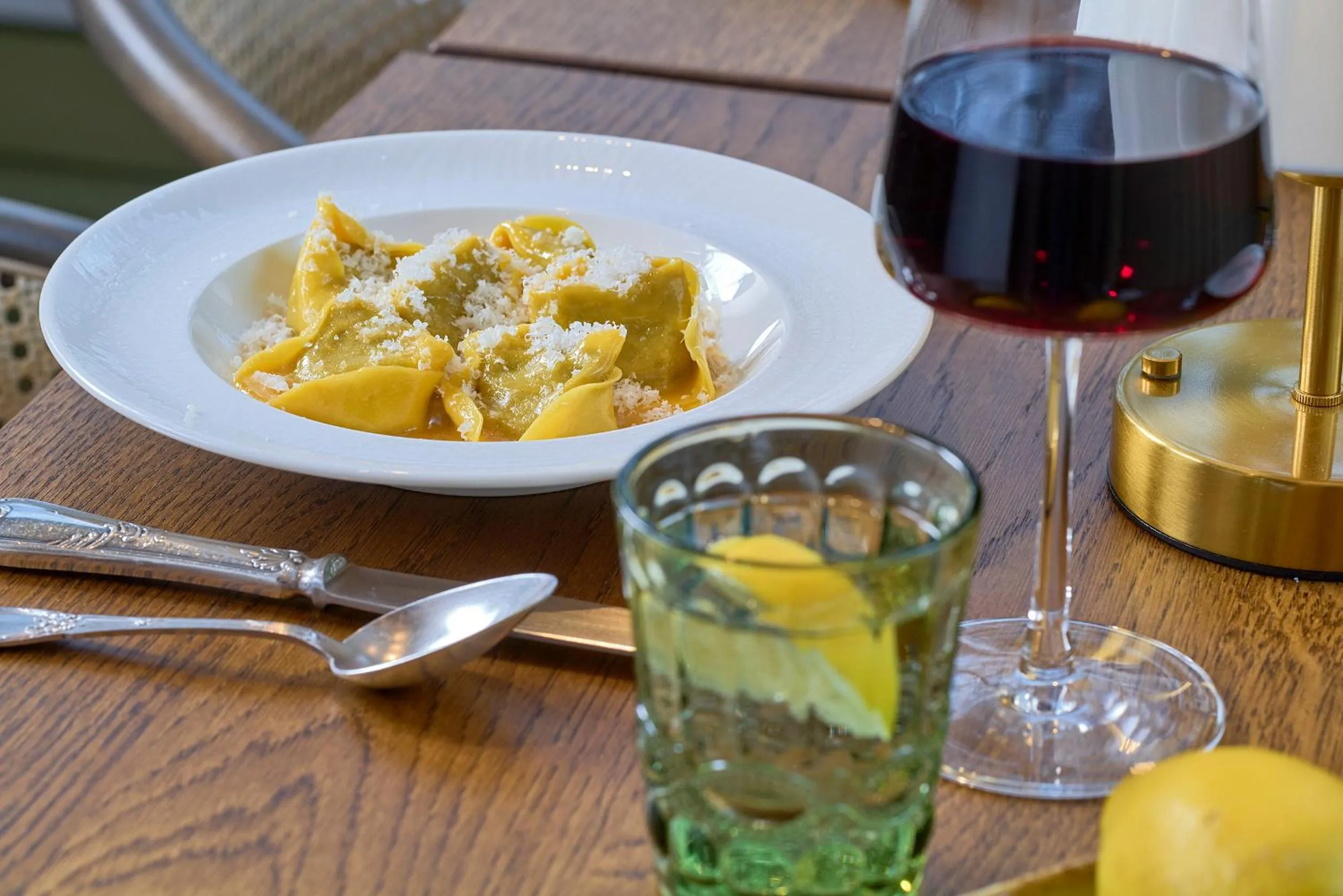 Restaurant/places to eat in Royal Lancaster London