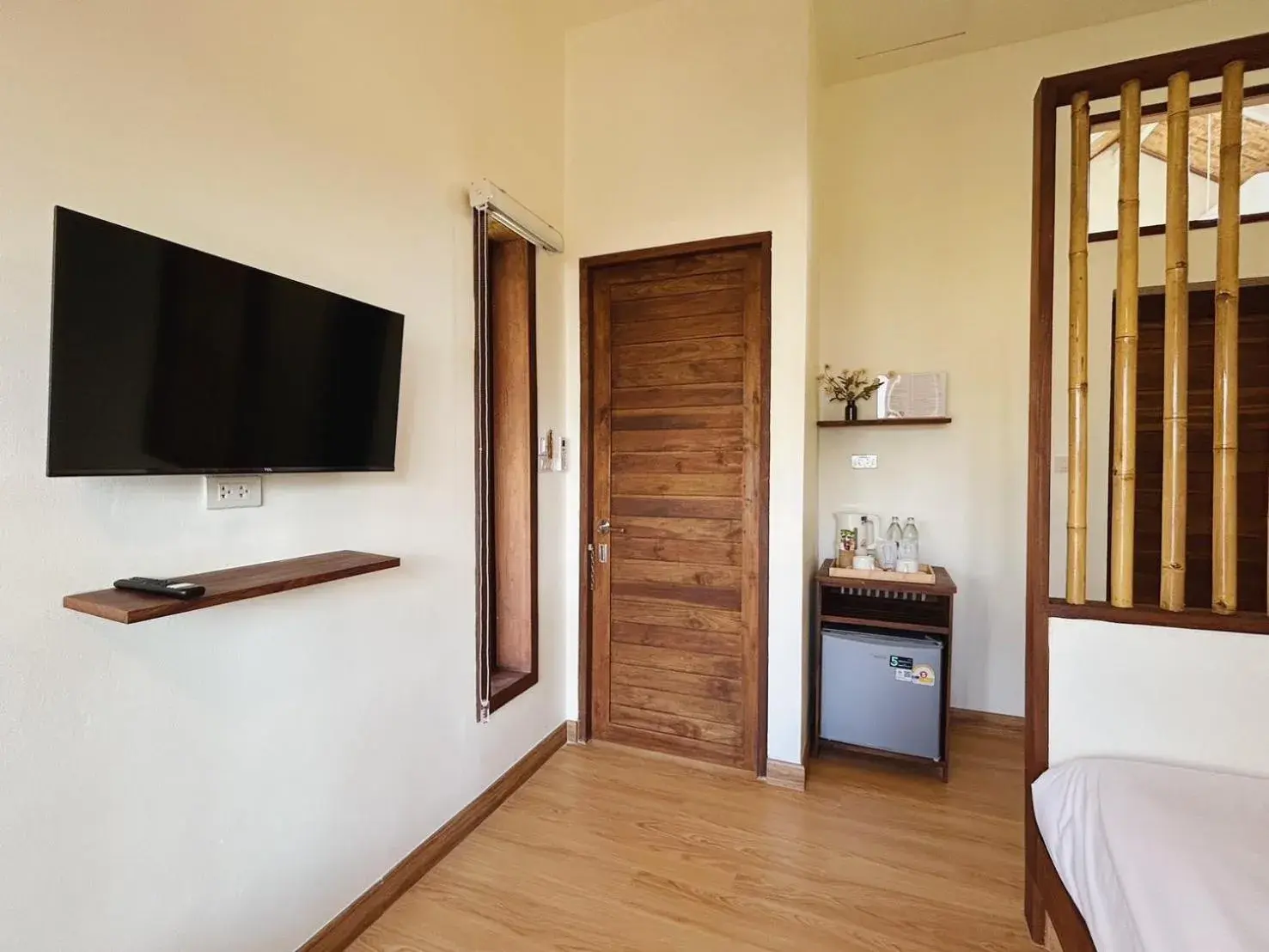 TV and multimedia, Bed in Pai Country Hut TV and multimedia, Bed in Pai Country Hut