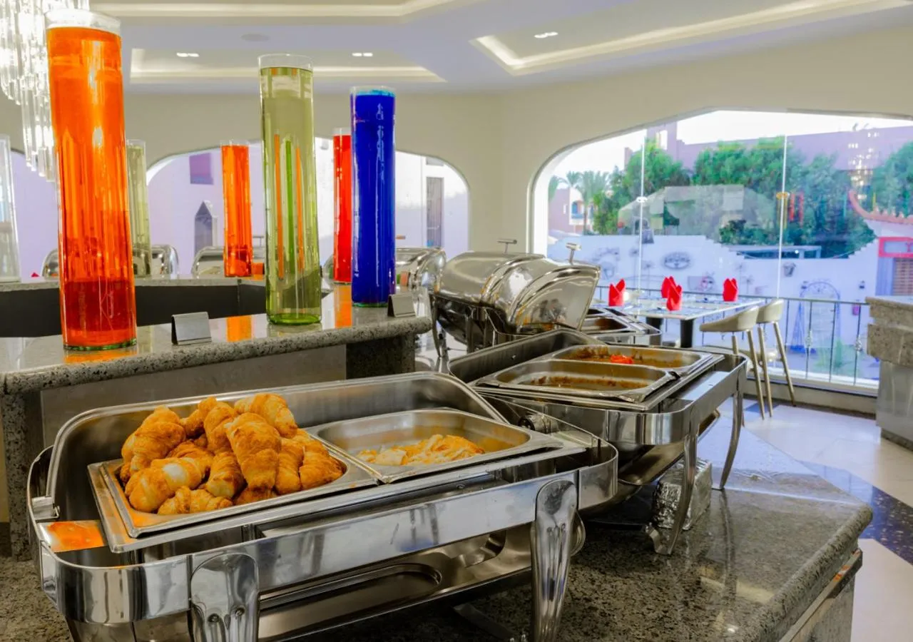 Restaurant/places to eat in MinaMark Beach Resort for Families and Couples Only