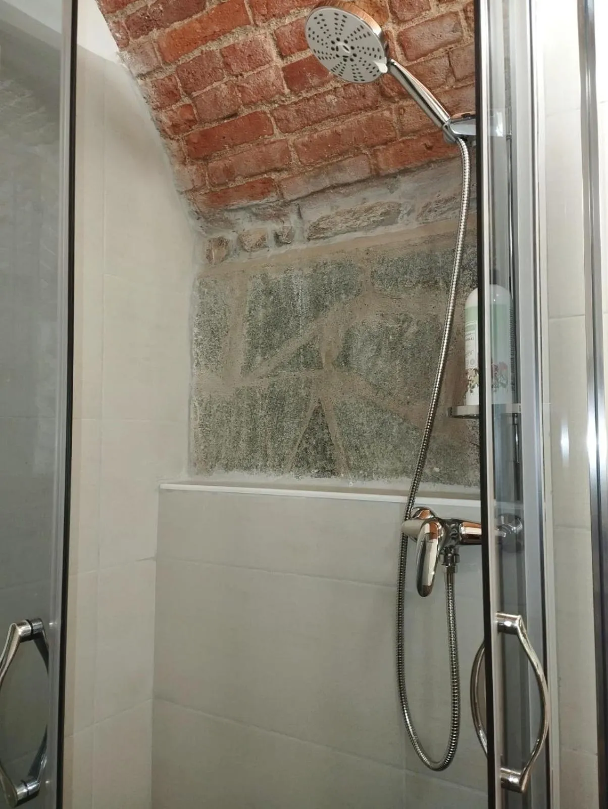 Bathroom in La Ghita