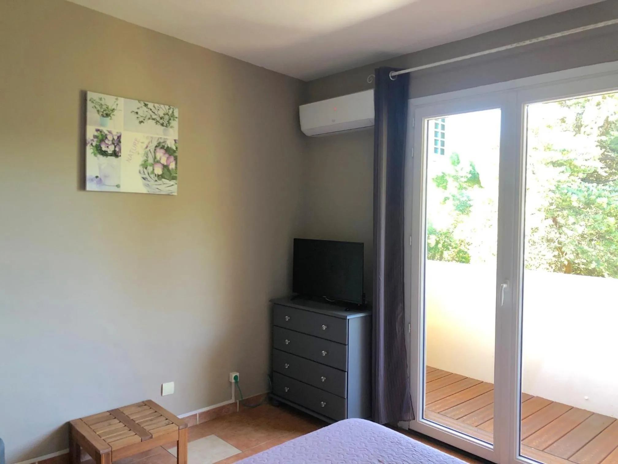TV and multimedia, Bed in Résidence les Caraibes