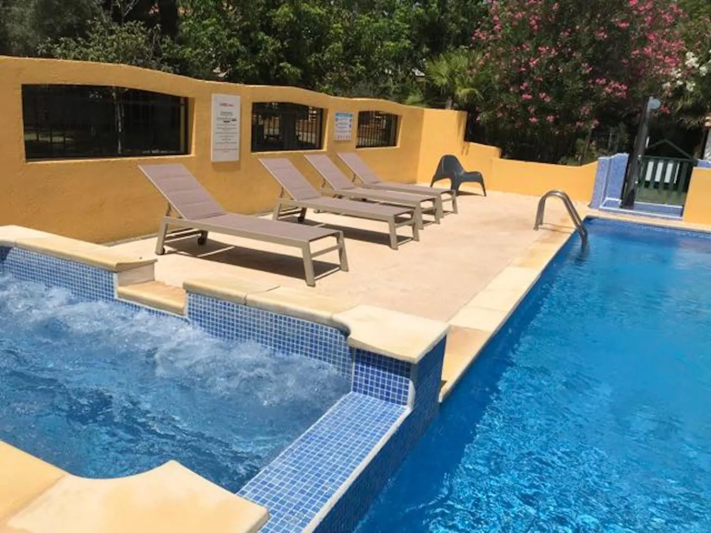 Hot Tub in Résidence les Caraibes