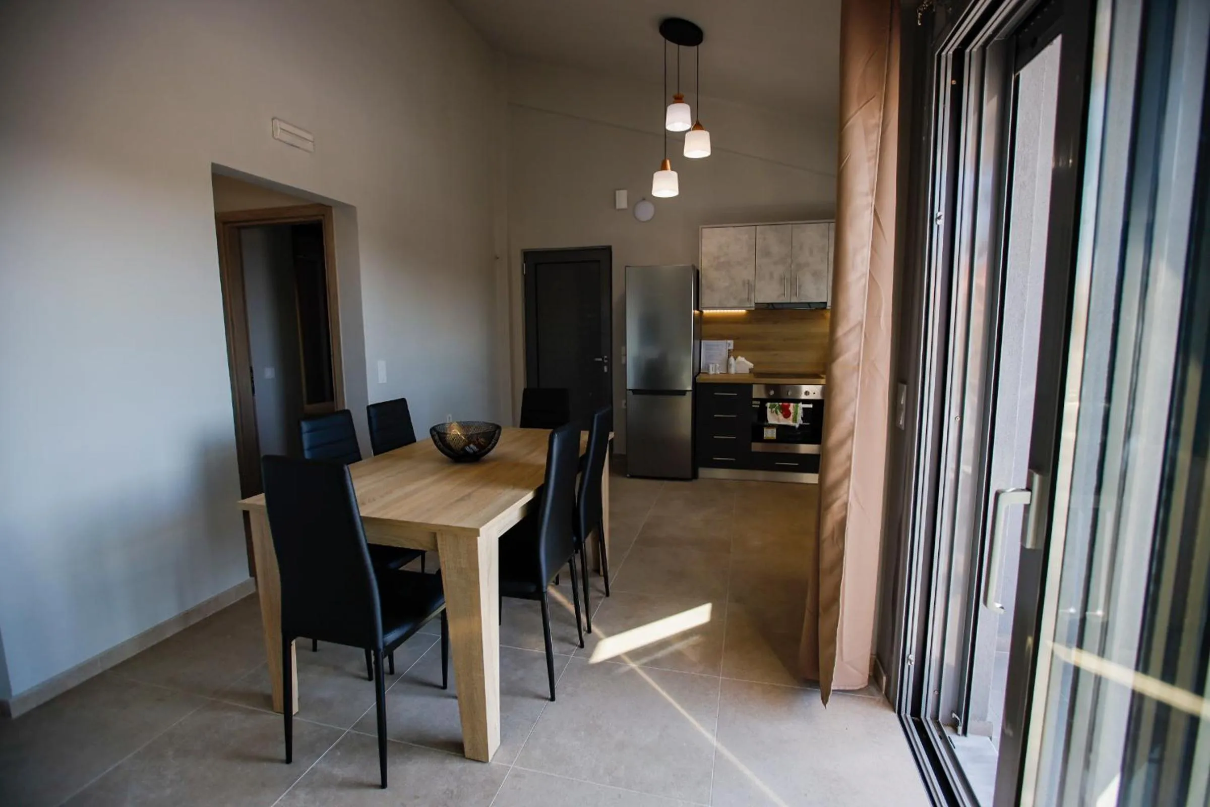 Restaurant/places to eat in Electra Villas