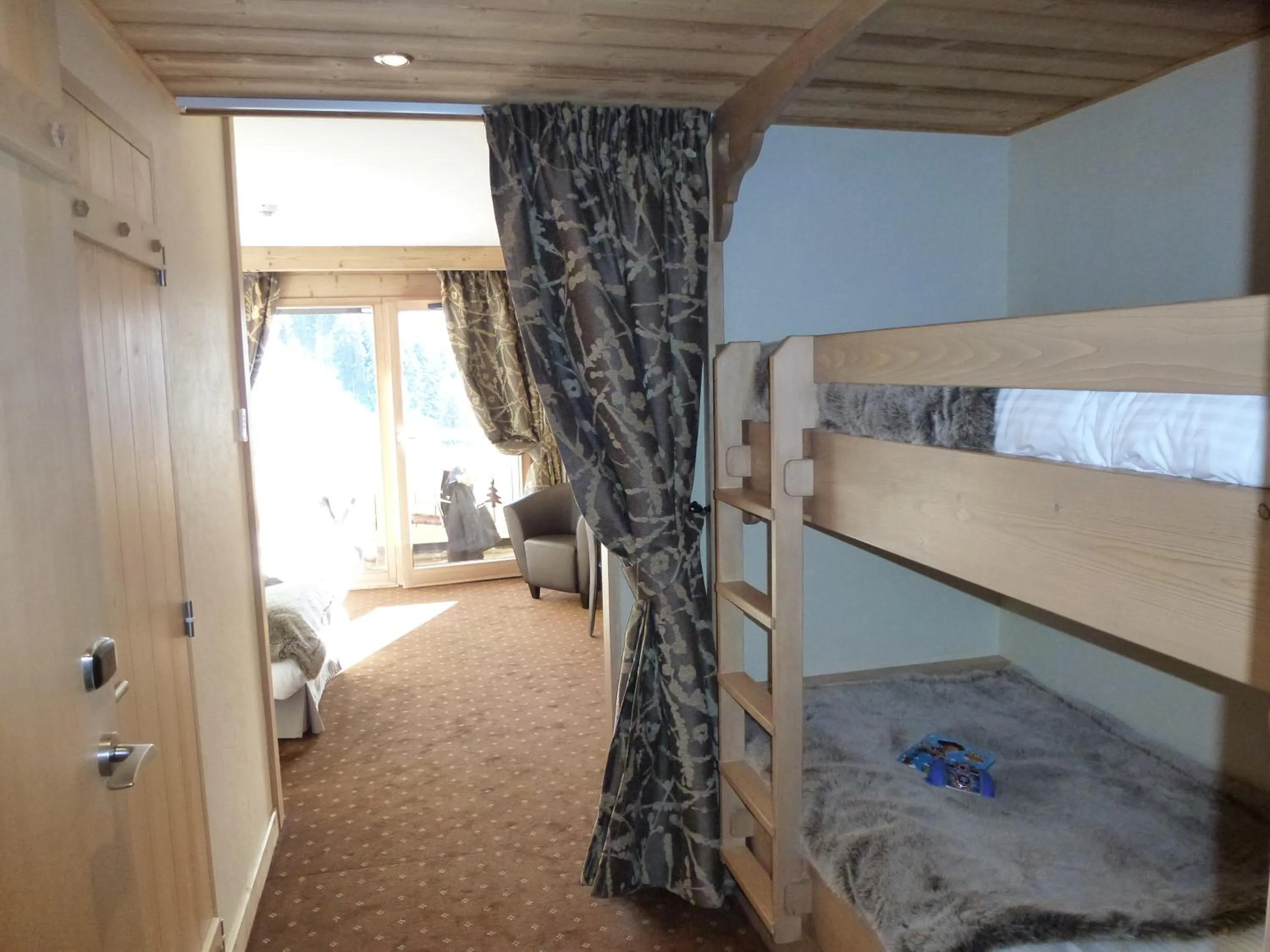 Bedroom, Bed in Hôtel Restaurant "Les Sapins" Wellness & Gourmet