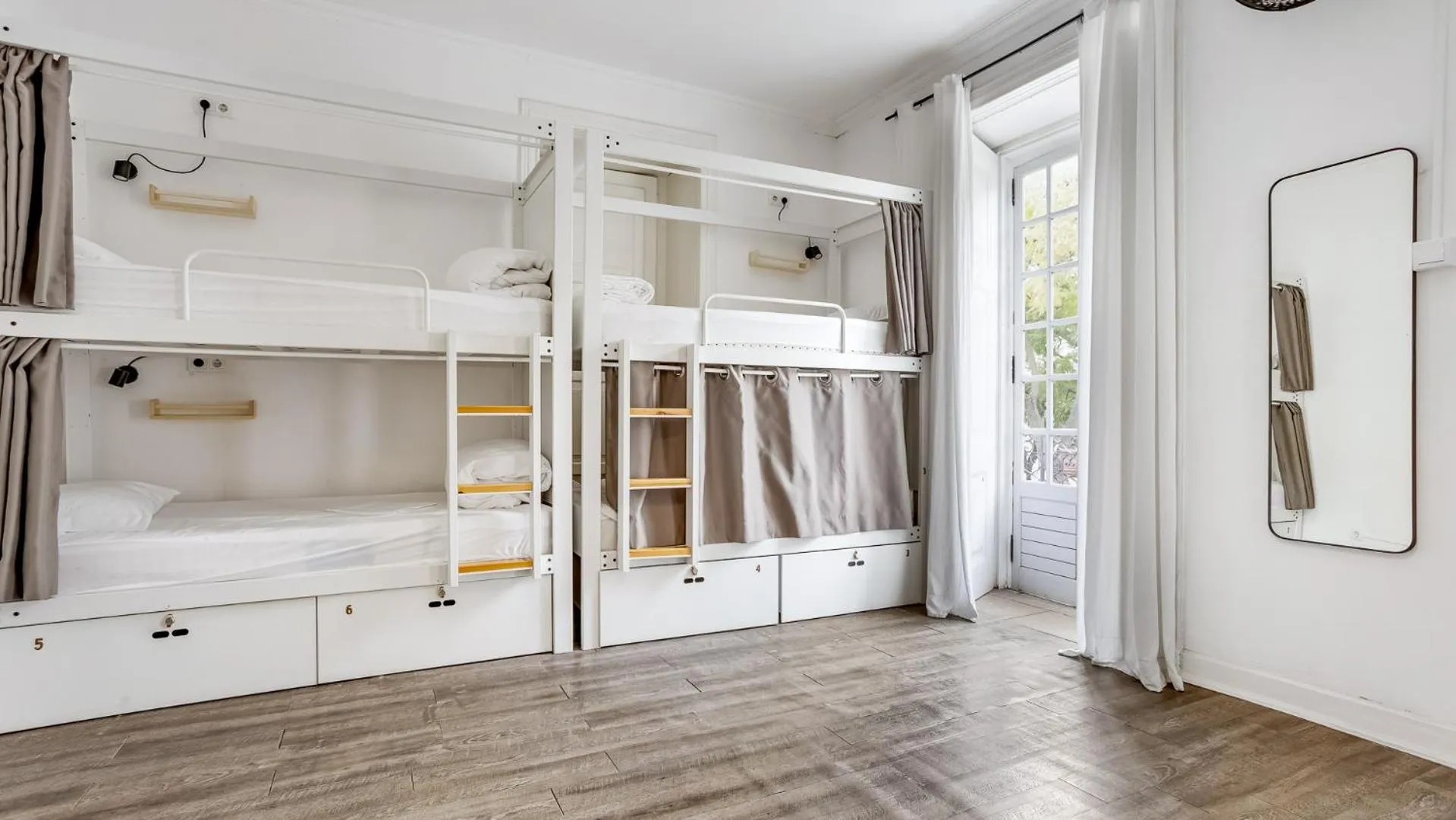 Bedroom, Bed in Hostel Casa d'Alagoa