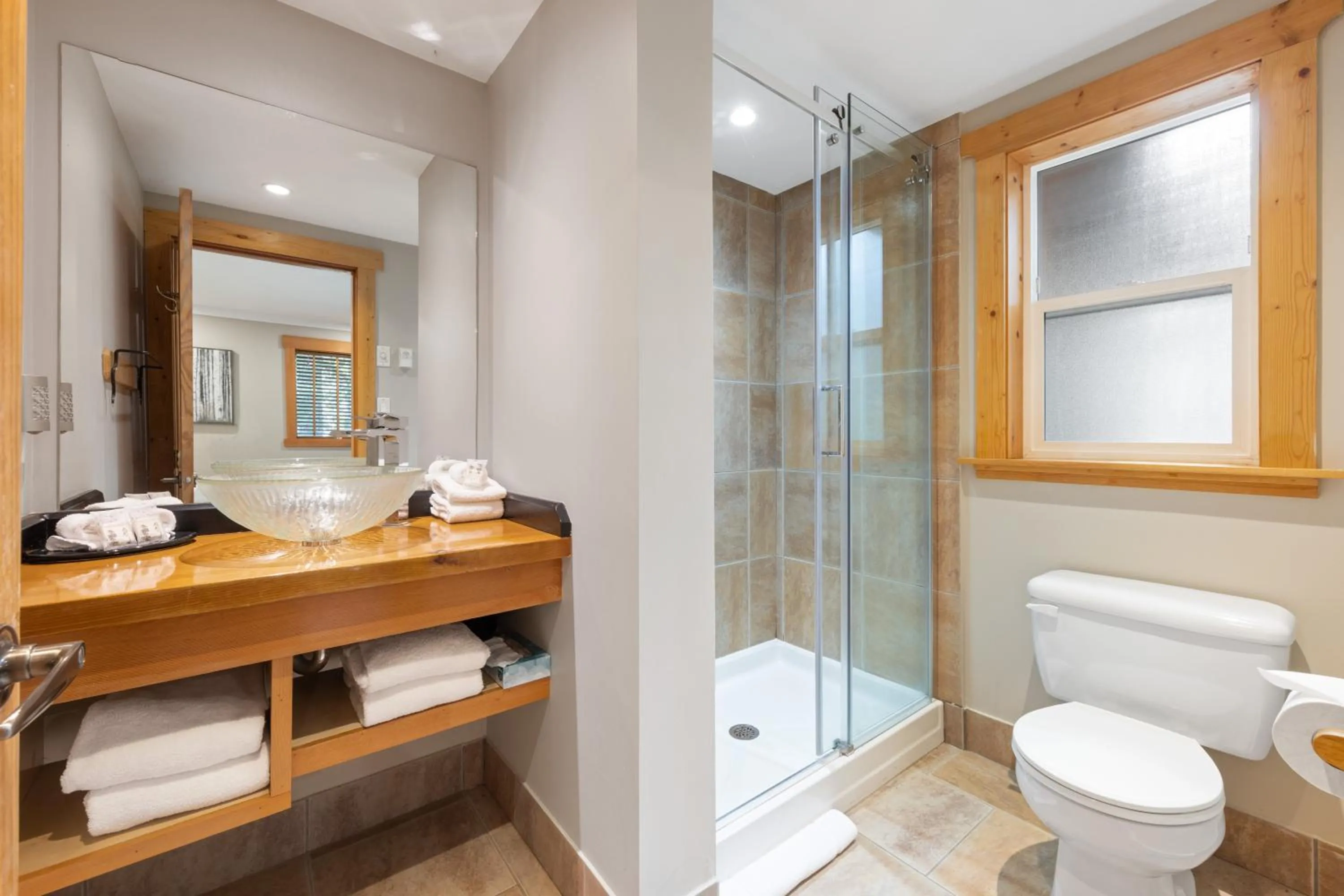 Shower in West Coast Wilderness Lodge