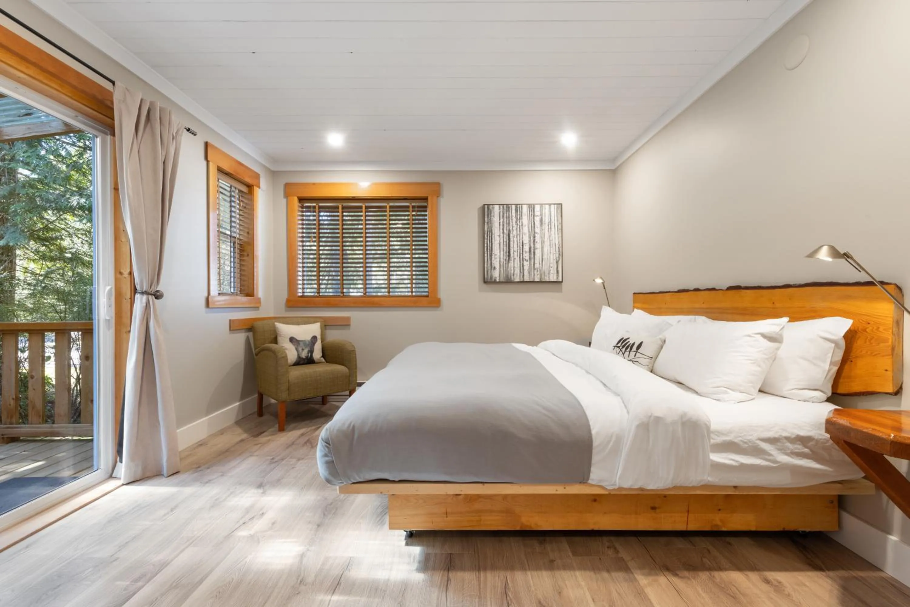 Bed in West Coast Wilderness Lodge