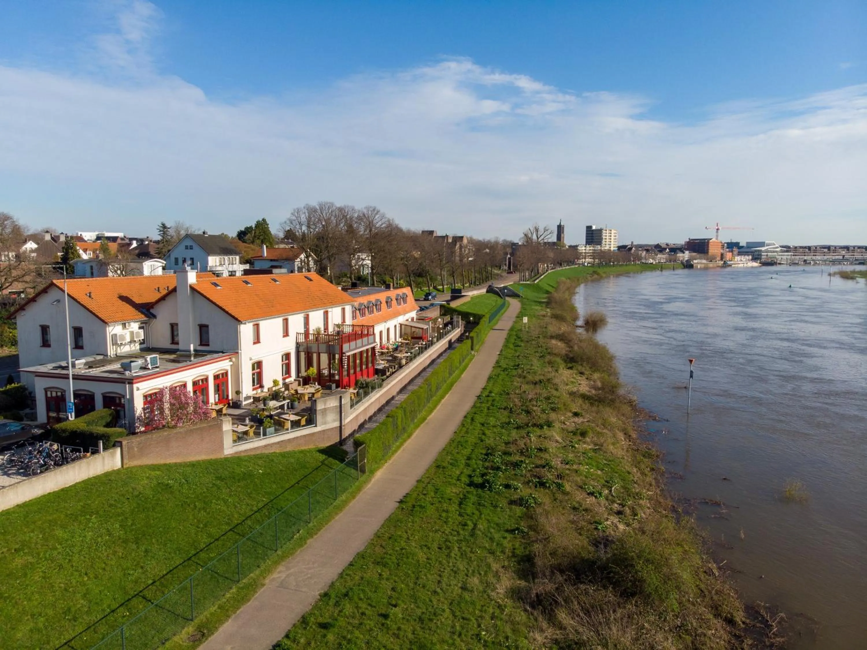 Property building in Valuas