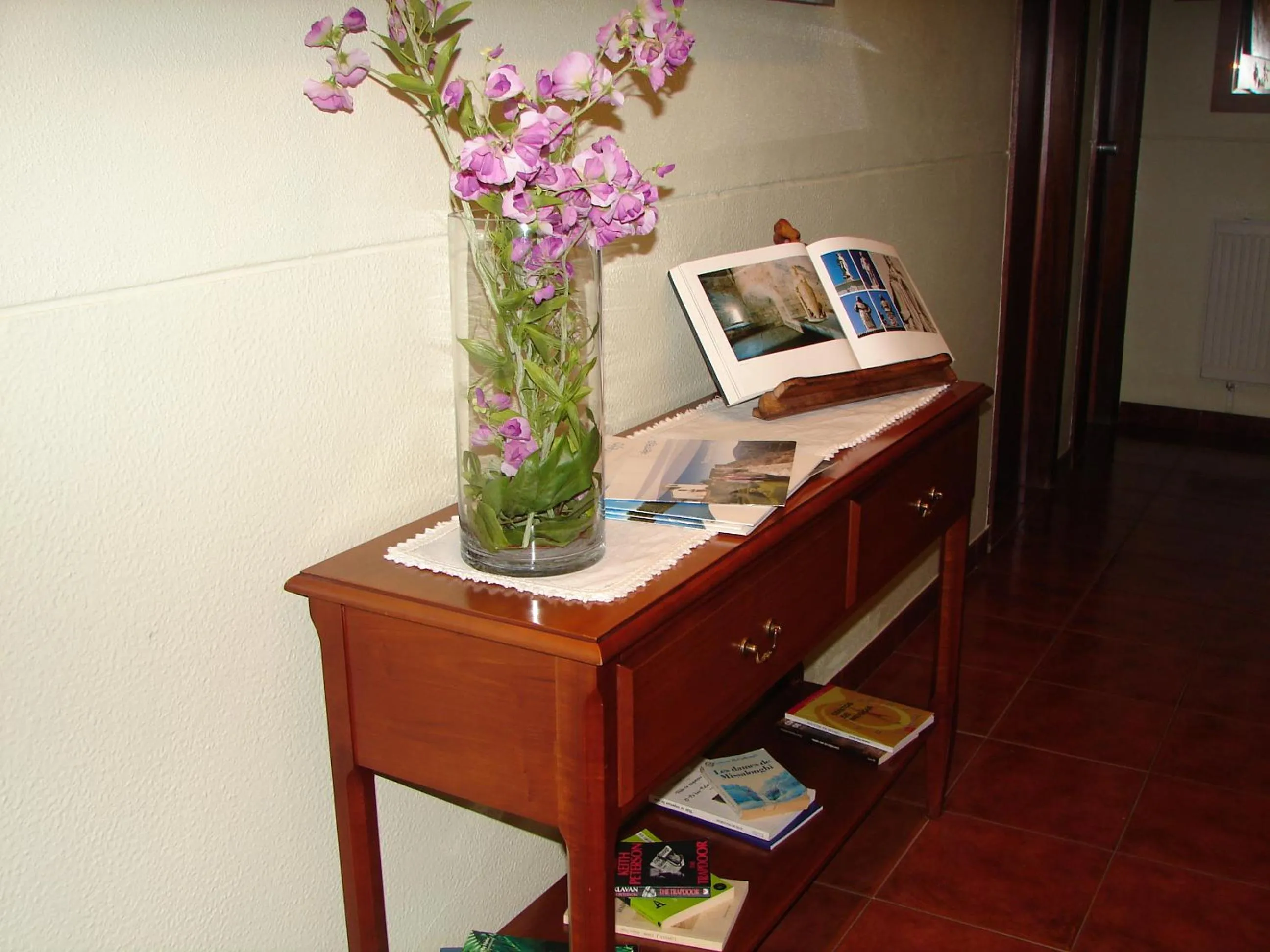 Decorative detail in Hotel Santa Barbara