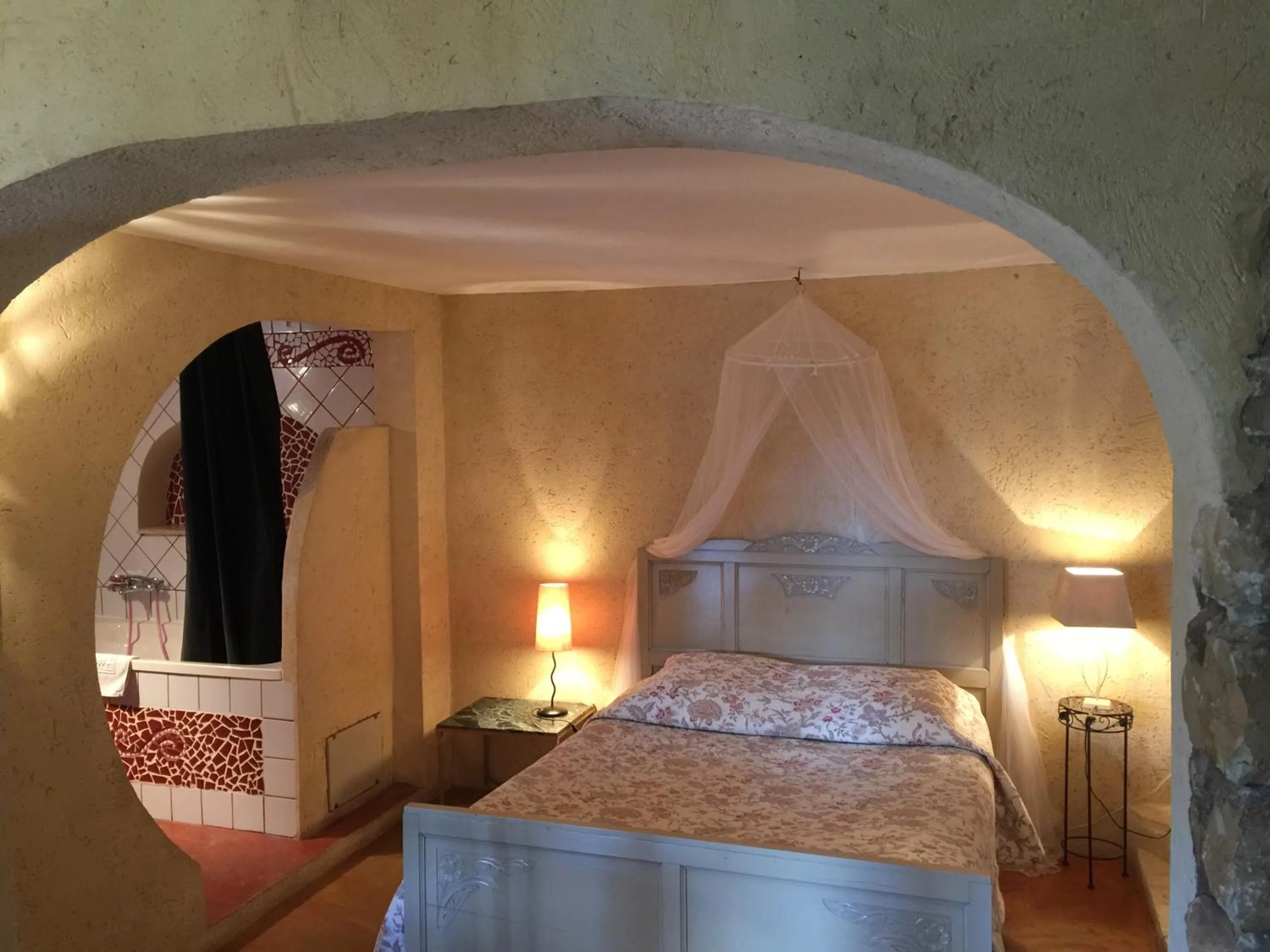 Photo of the whole room, Bed in Gites Climatisés Piscine Chauffée La Balancelle