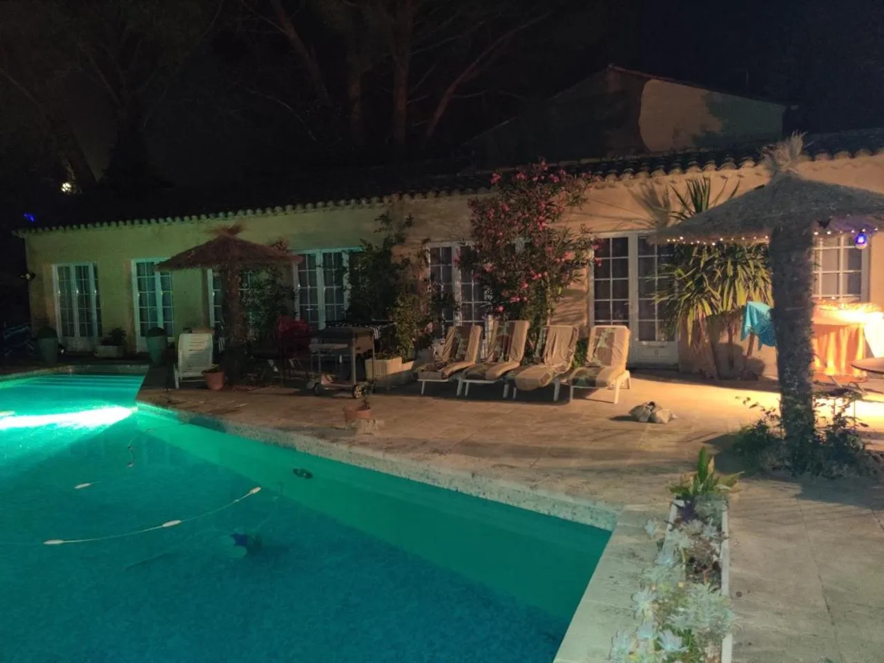 Swimming pool in Gites Climatisés Piscine Chauffée La Balancelle