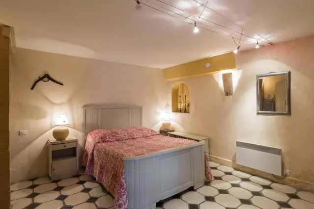 Photo of the whole room, Bed in Gites Climatisés Piscine Chauffée La Balancelle