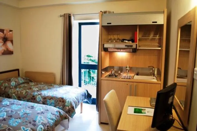 Day, Bed in Hotel Kappara