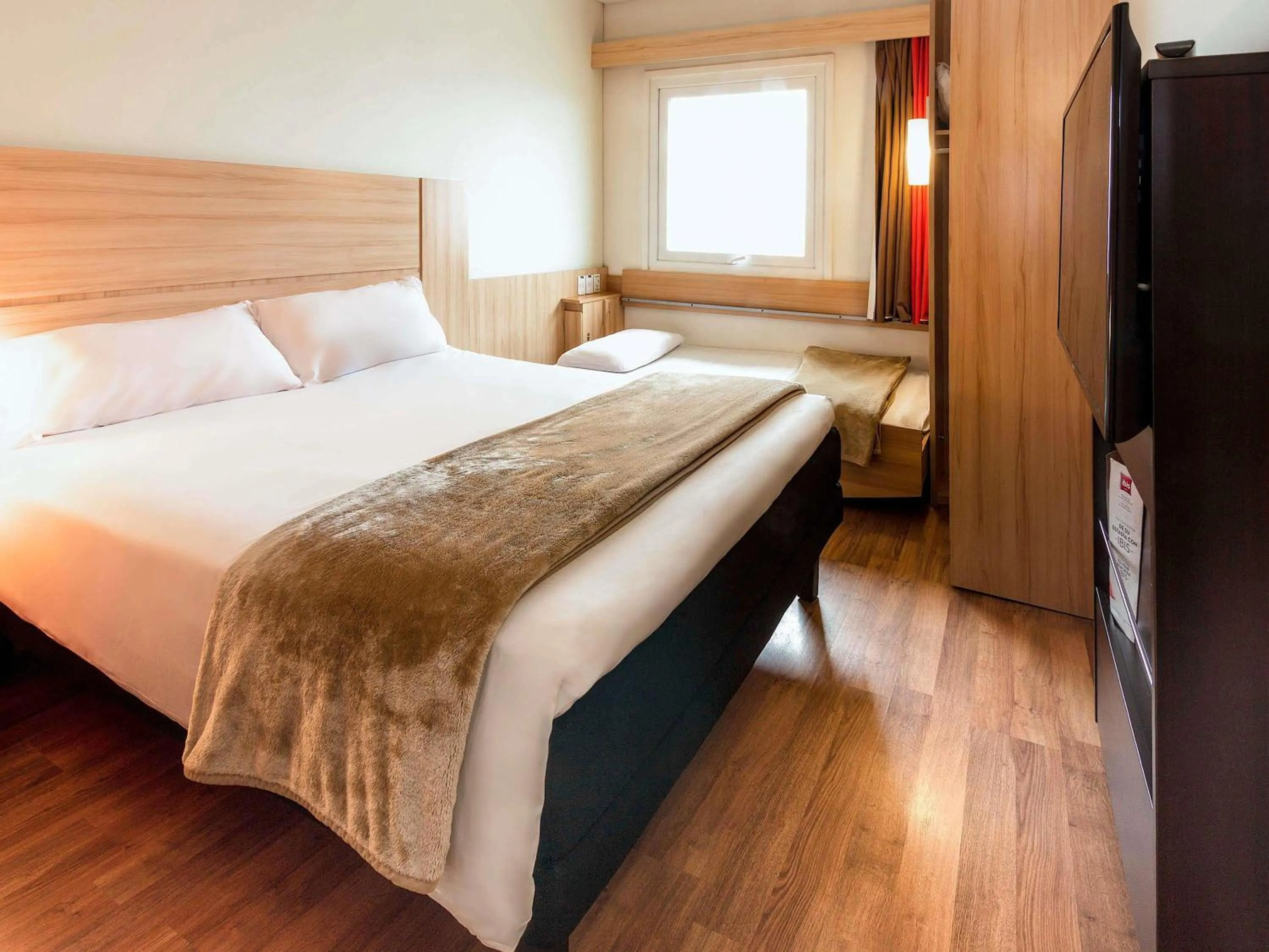 Bedroom, Bed in ibis Concepcion