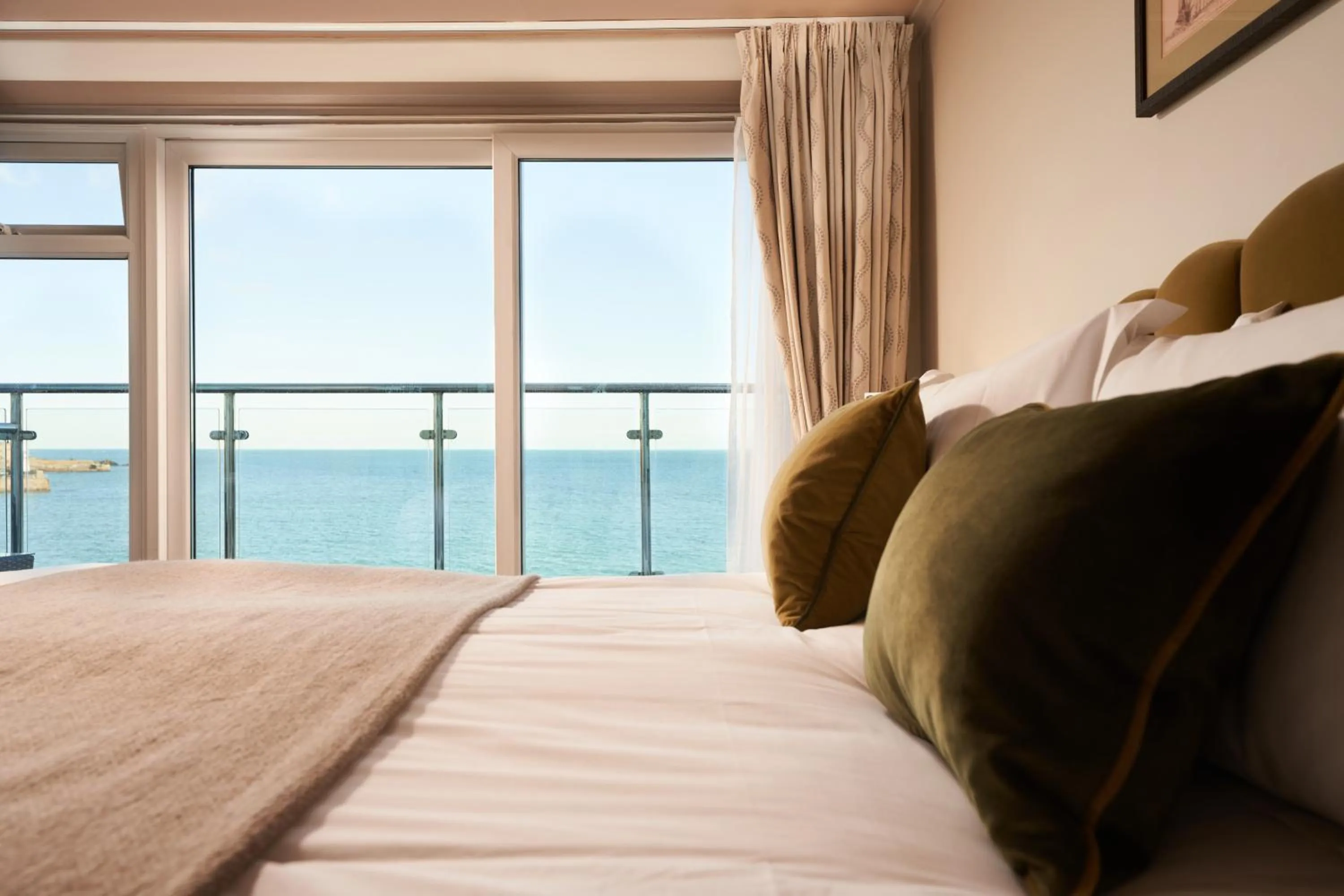 Bedroom, Bed in Pedn-Olva