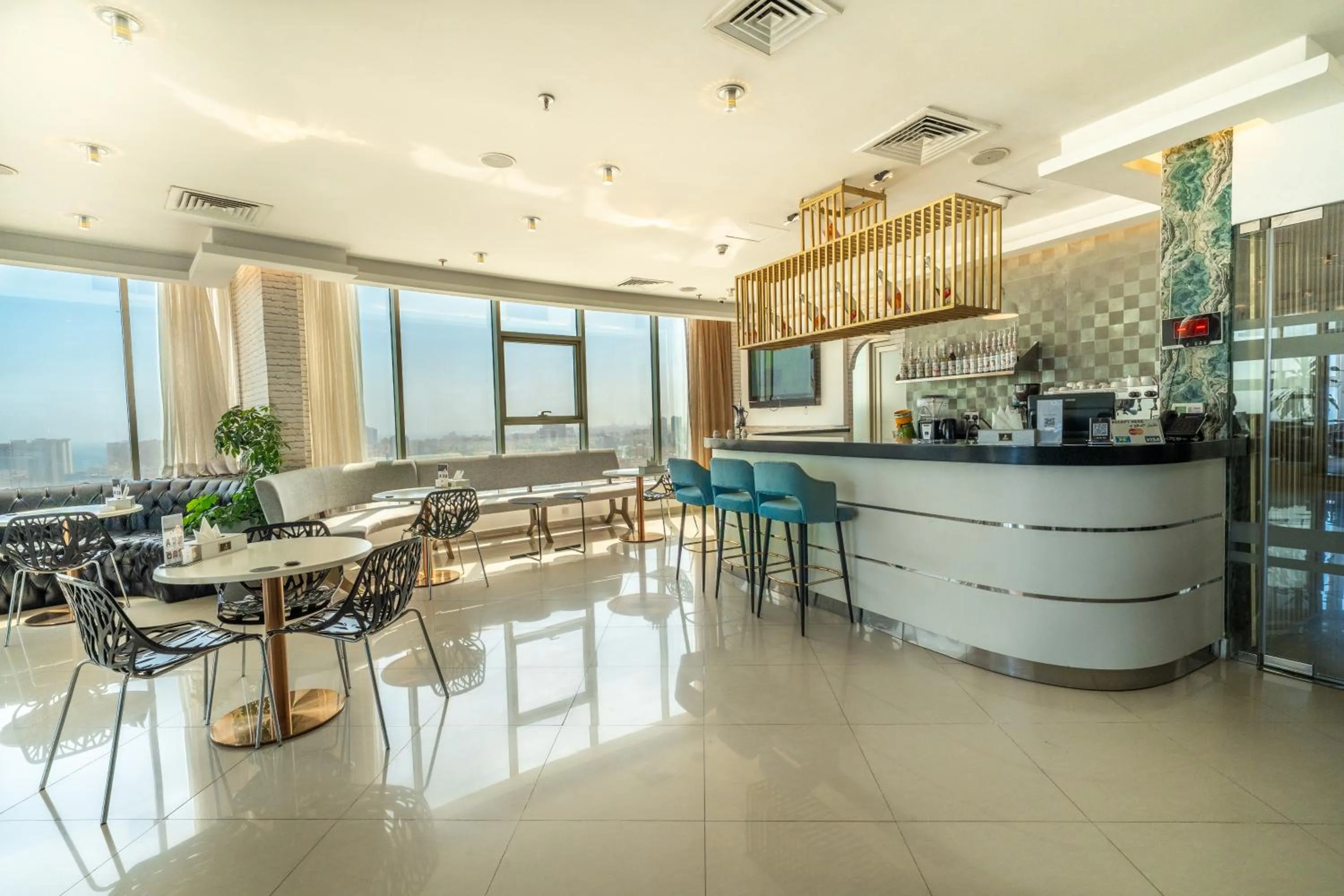 Restaurant/places to eat in فندق وهج بوليفارد Wahaj Boulevard Hotel