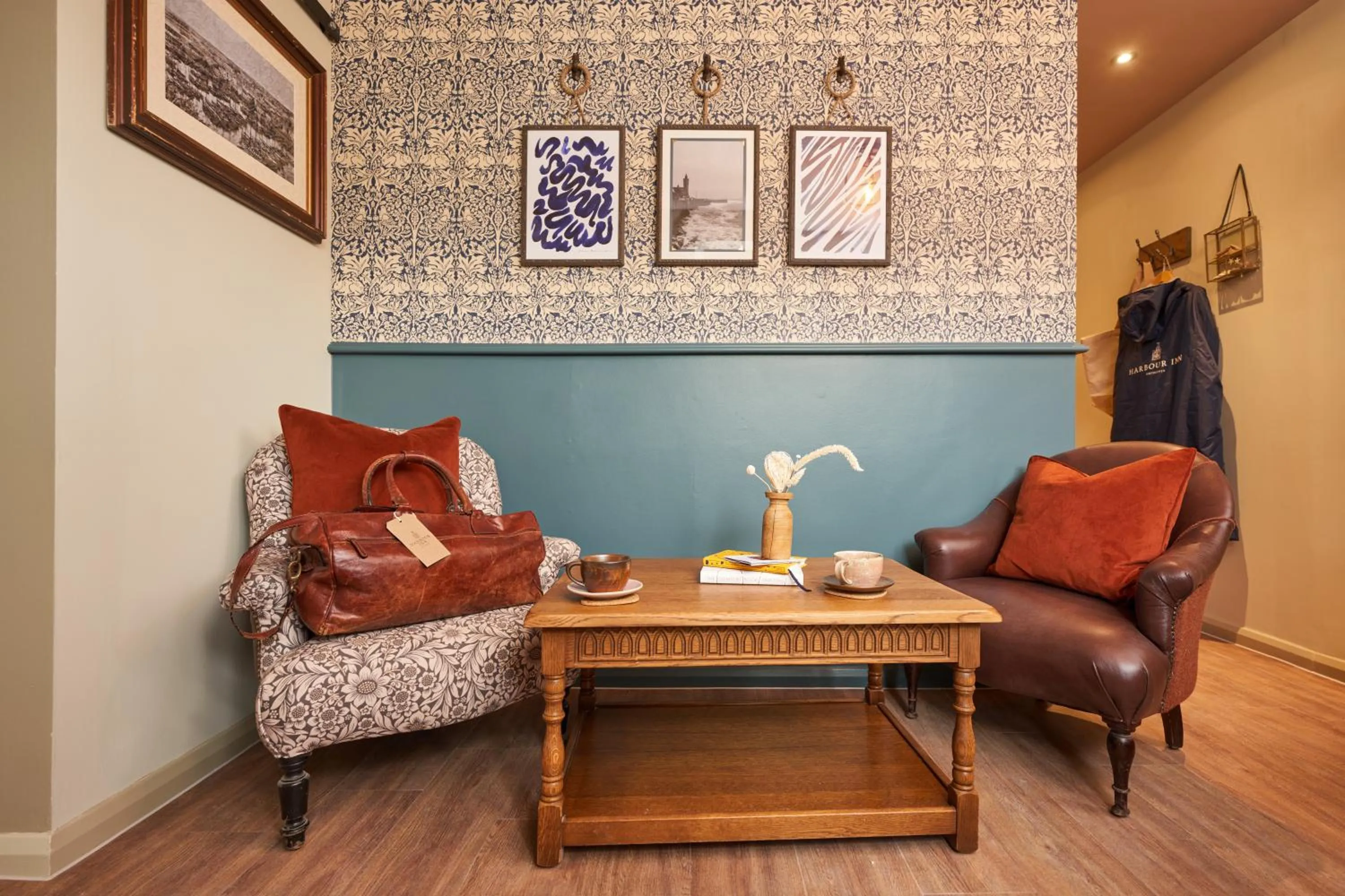 Seating area in Harbour Inn