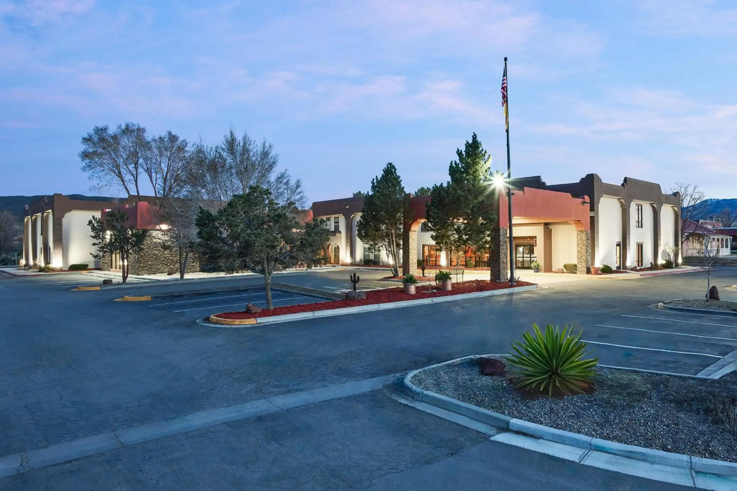 Property building in Hampton Inn Taos Property building in Hampton Inn Taos