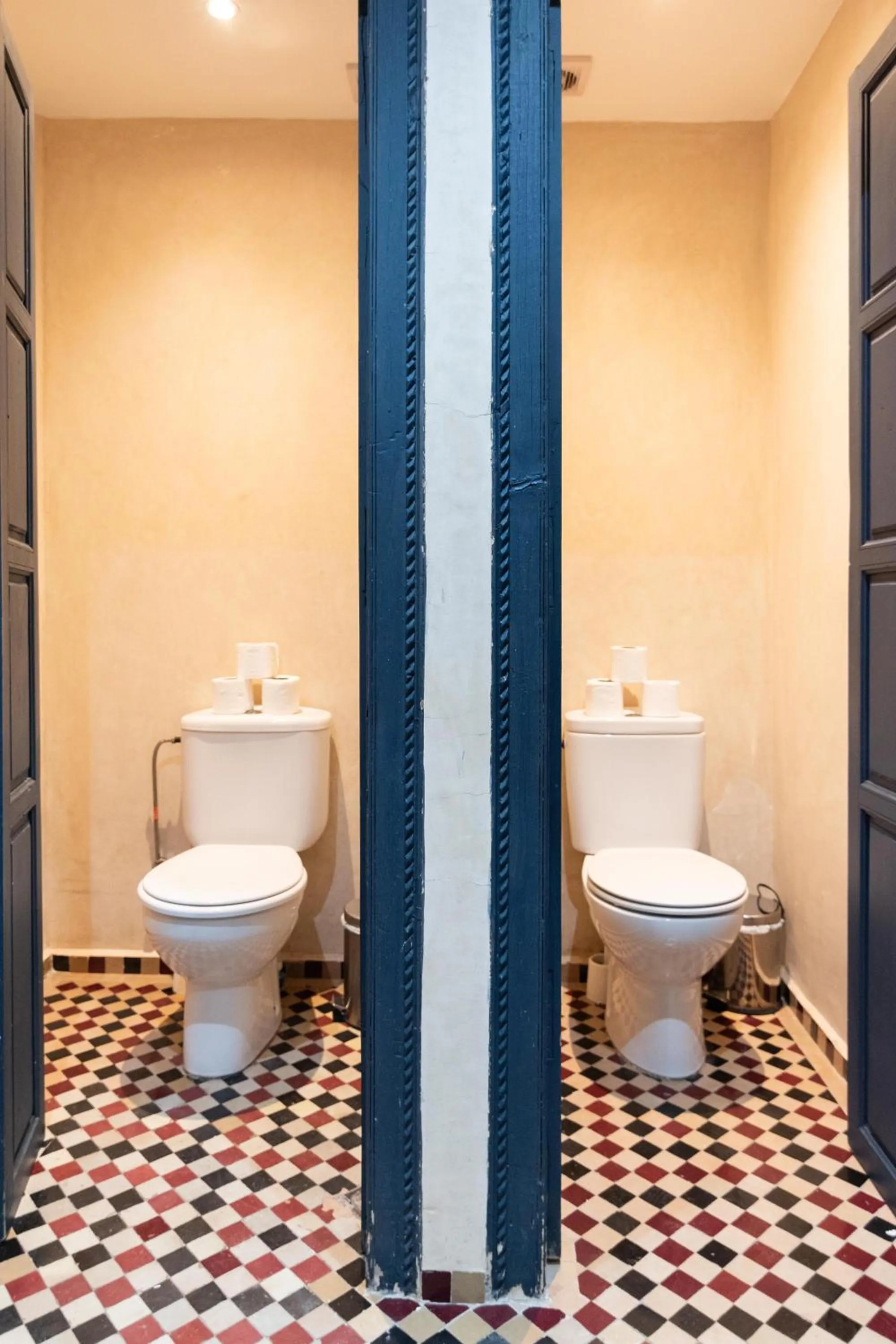 Toilet in The Central House Marrakech Medina