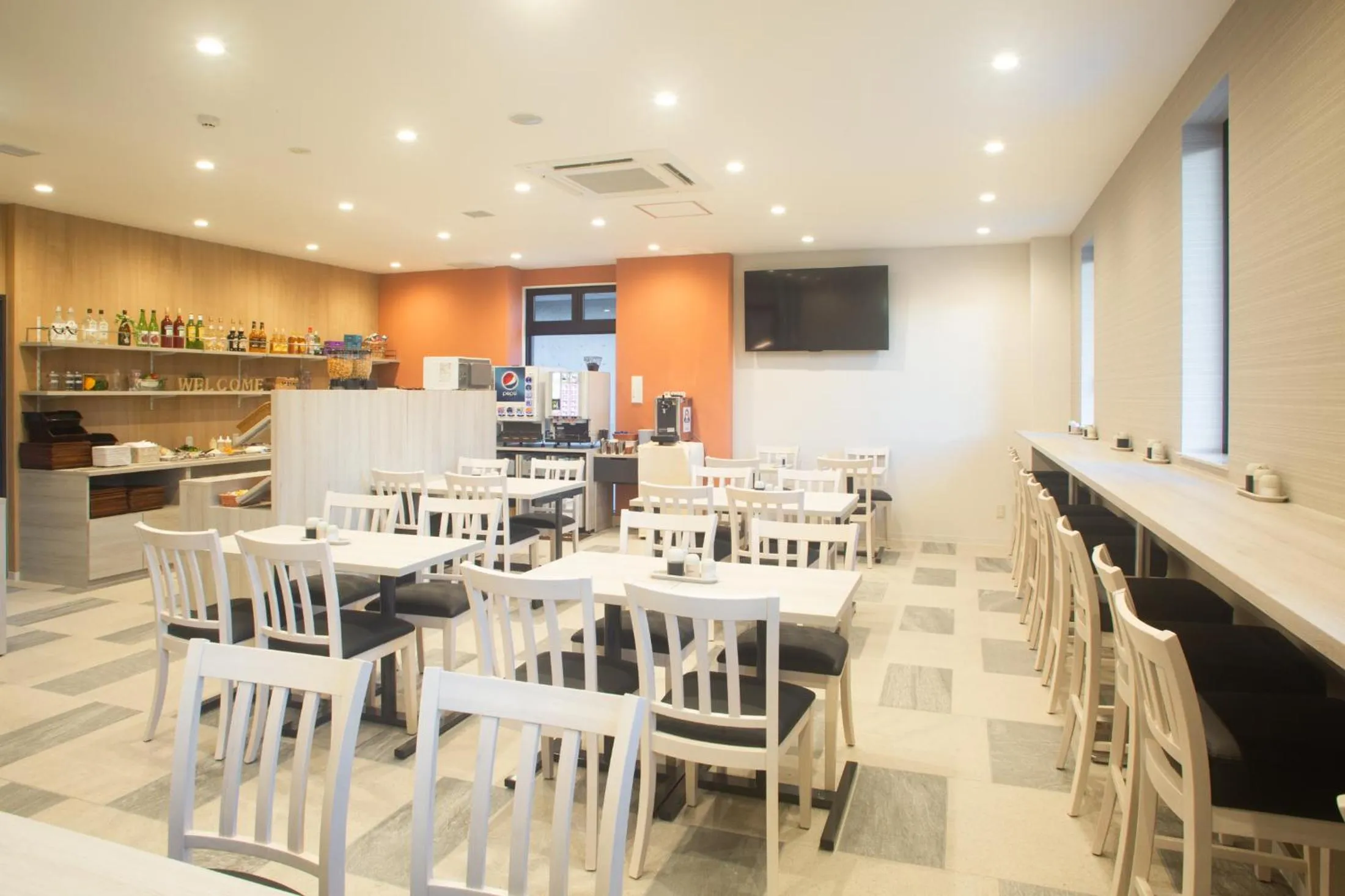 Restaurant/places to eat in Kuretake Inn Nankai Sakai-Ekimae